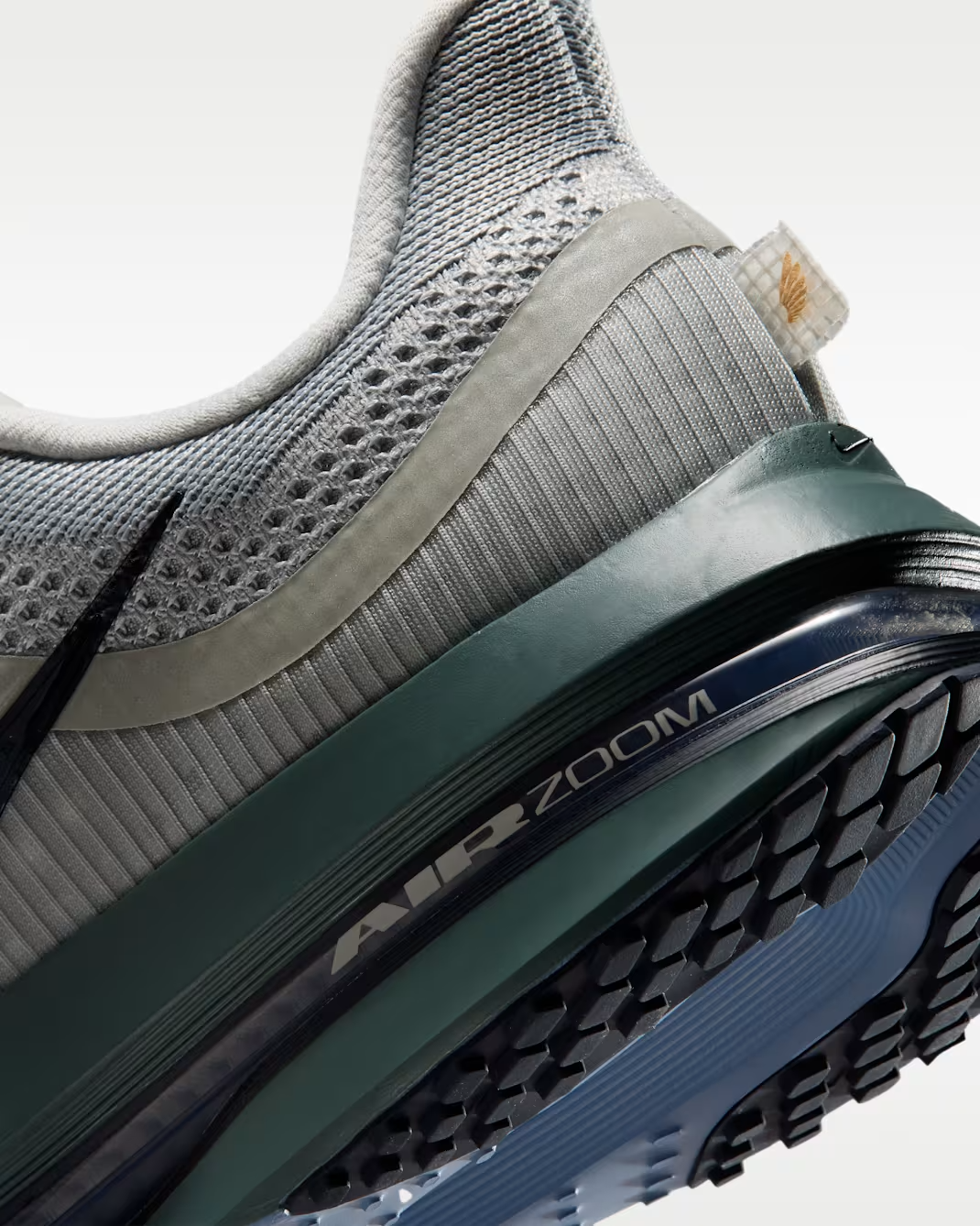 HQ2592-017 Nike Pegasus Premium "Grey Mist/Dark Obsidian" (Men's)