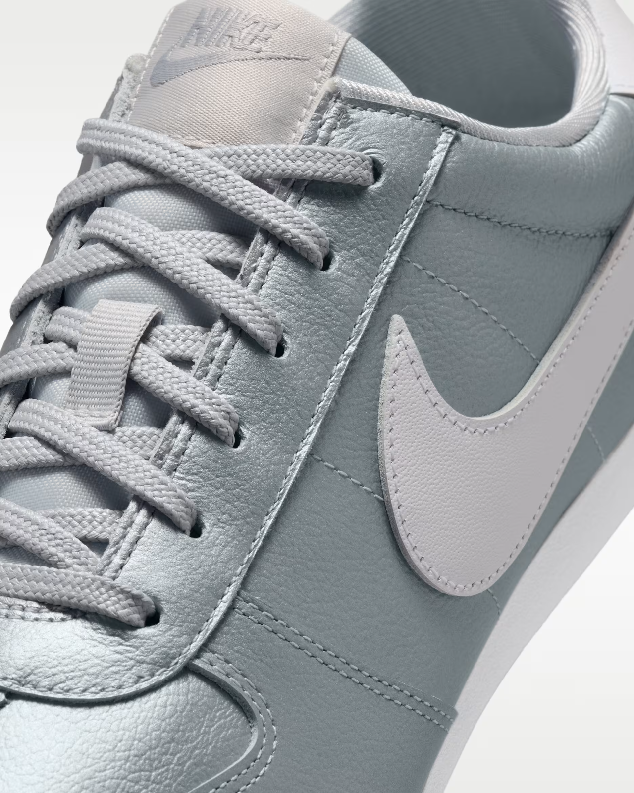 II6984-001 Nike Sprint Sister "Metallic Silver/White" (Women's)