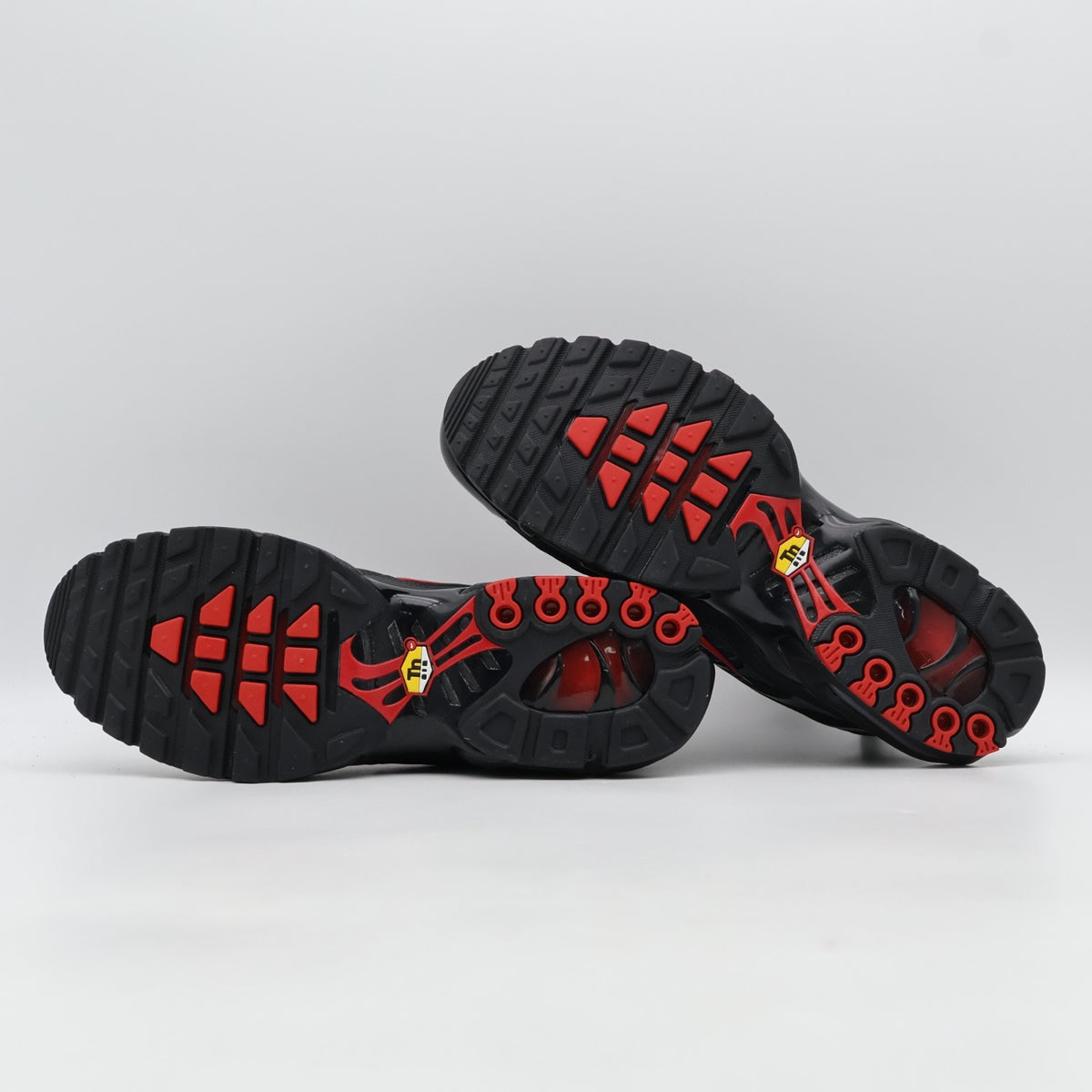 IH4459-001 Nike Air Max Plus Tuned Air (Men's)