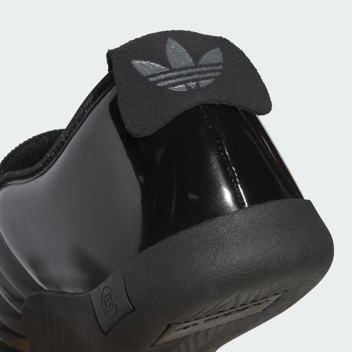 KK1395 Caroline Hu Edison Chen adidas Originals Taekwondo Core (Women's)