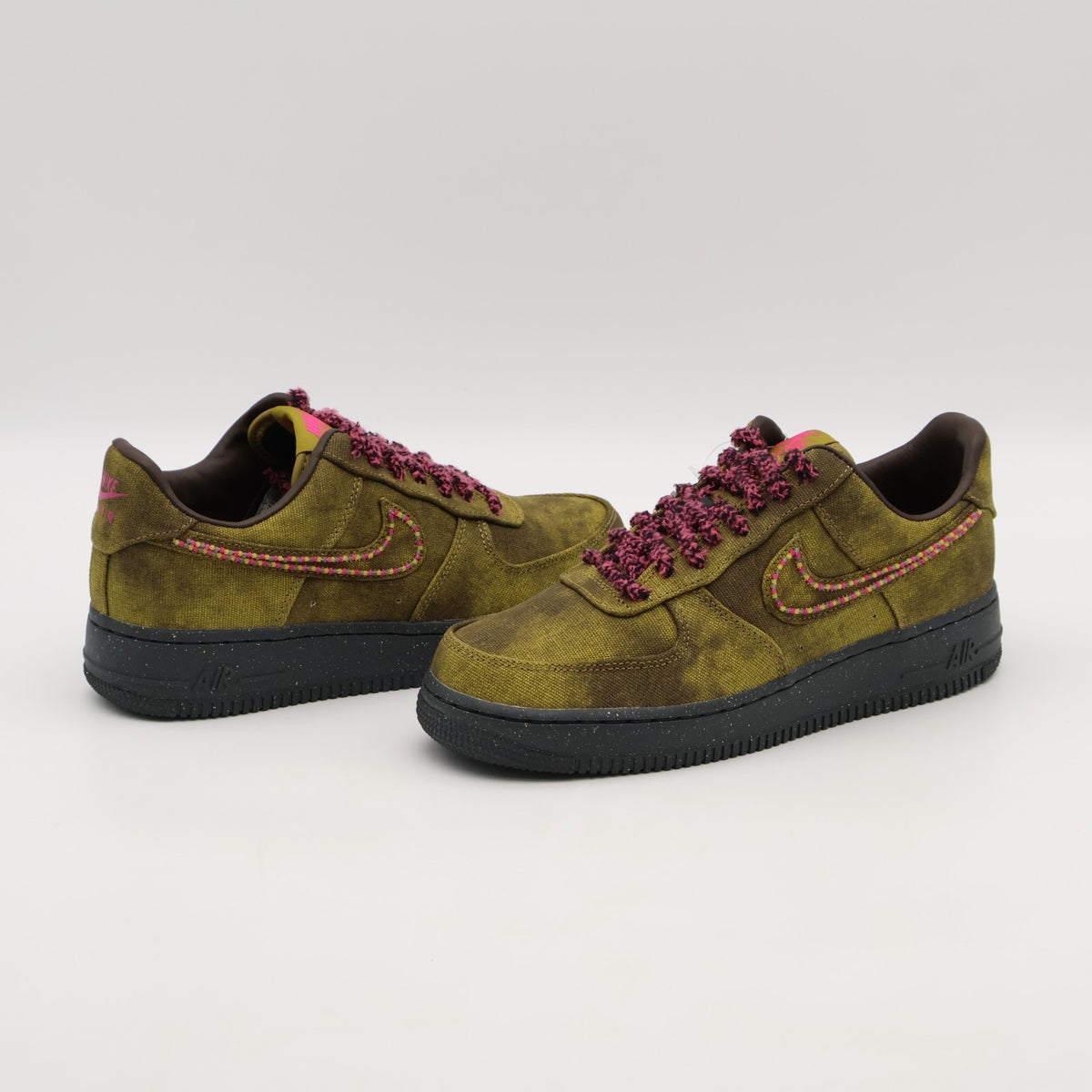 IO4474-300 Nike Air Force 1 Low QS Boucle (Men's)