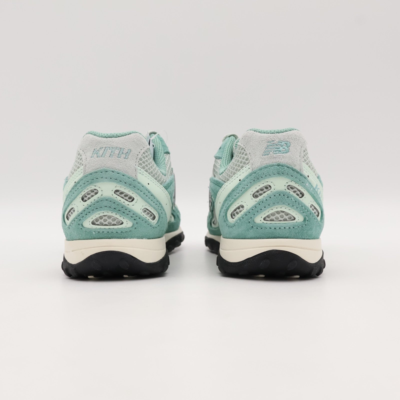 U204LKTA KITH New Balance 204 Bluebell (Men's)