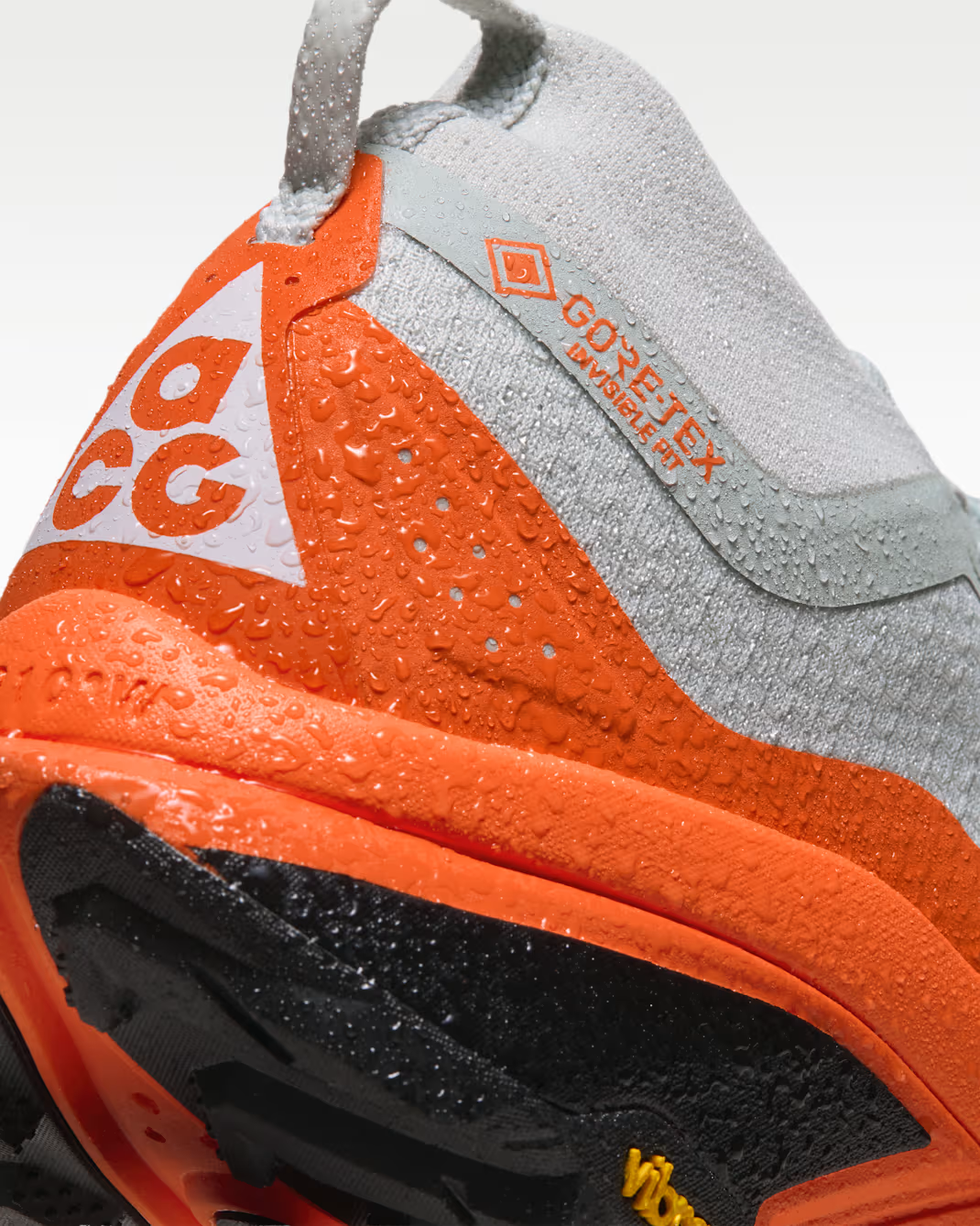 IO7932-001 Nike ACG Zegama Trail GORE-TEX "Light Silver/Safety Orange" (Men's)