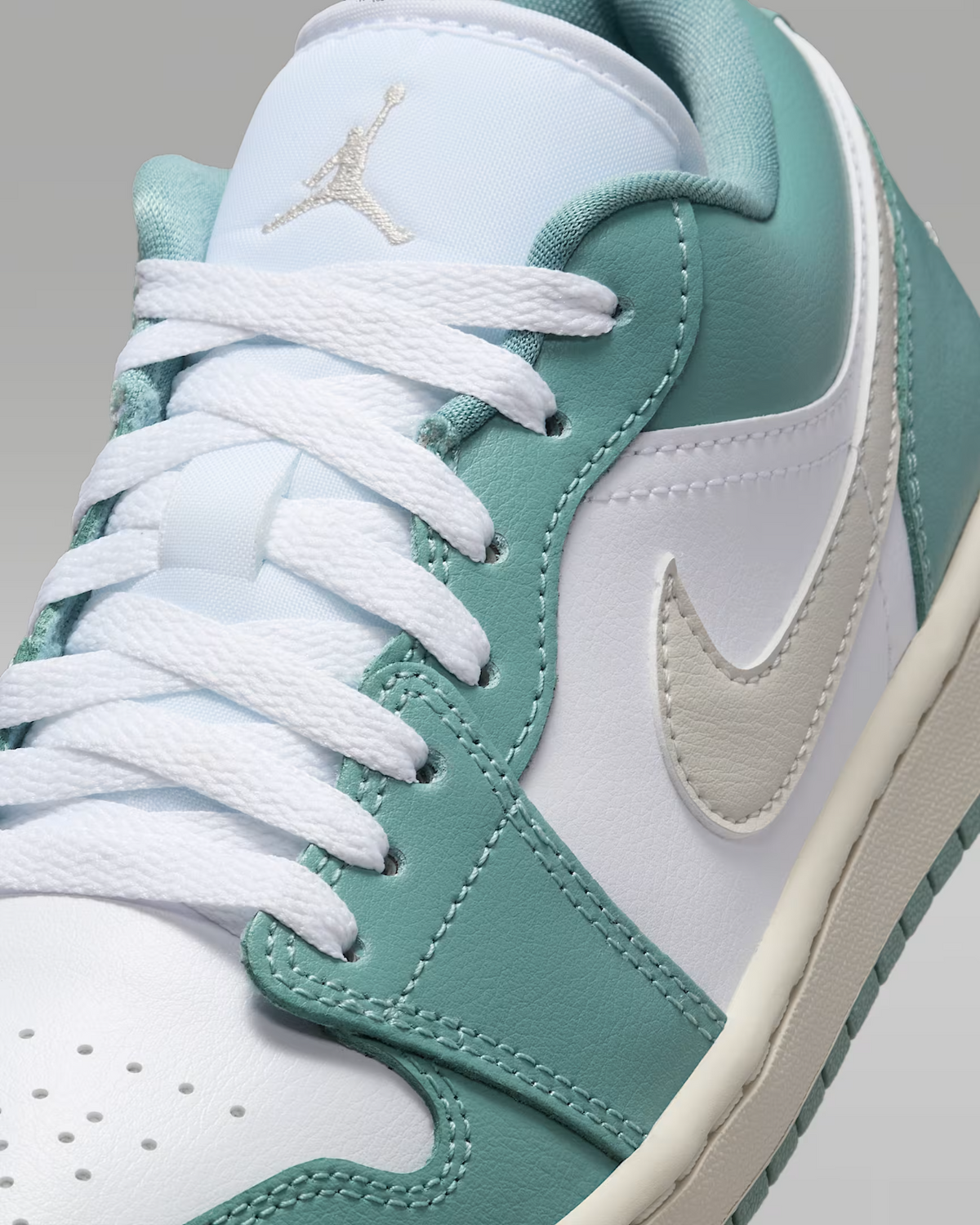 DC0774-138 Nike  Air Jordan 1 Low White Cannon (Women's)