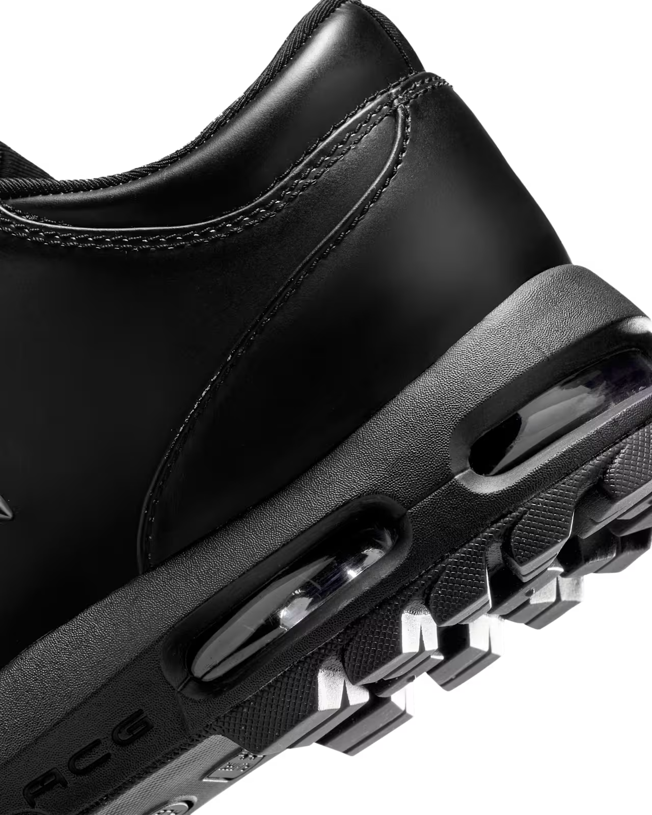 IR2173-001 Nike Air Max Goadome Low "Black" (Men's)