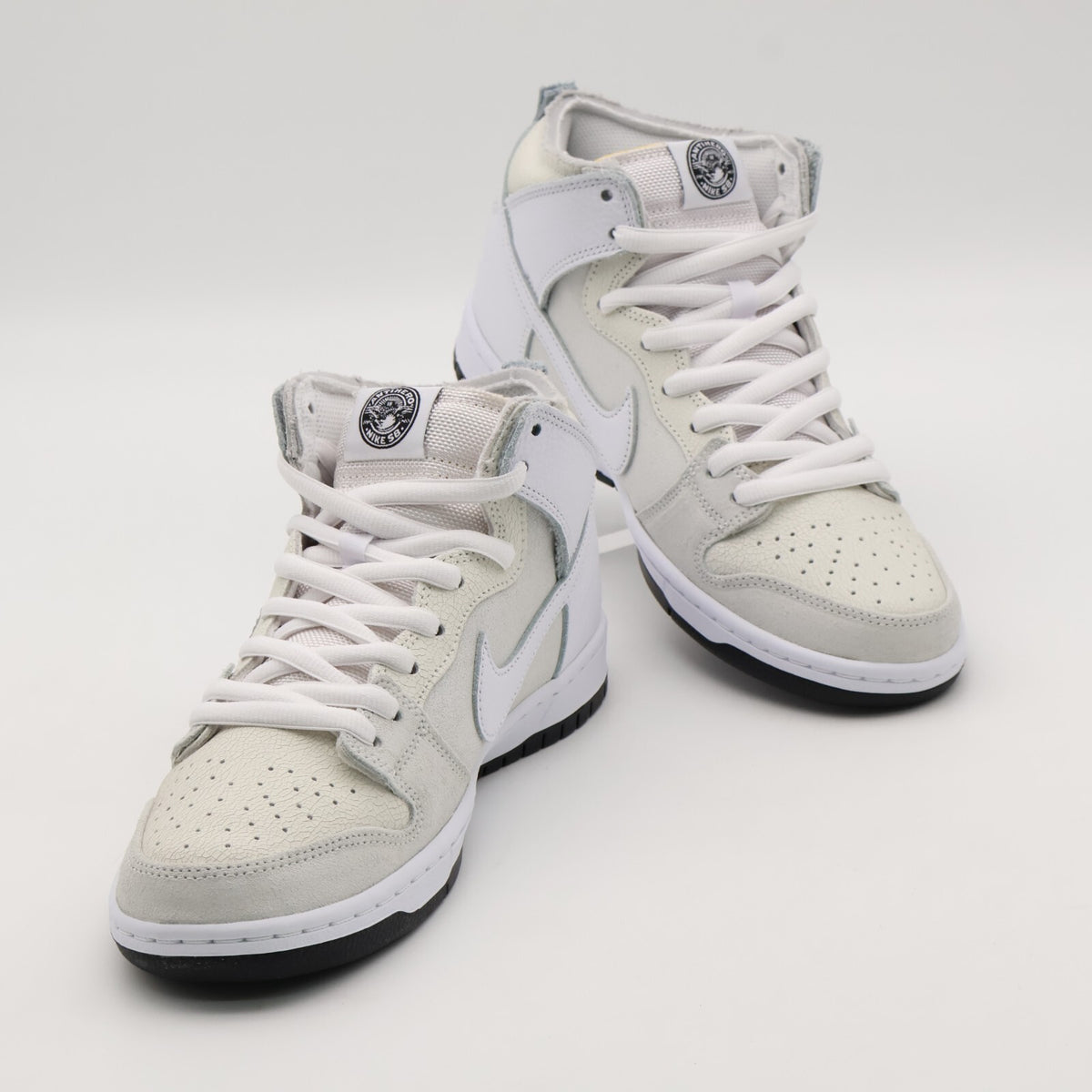 HM5837-100 ANTIHERO Ã Nike SB Dunk High QS White (Men's)