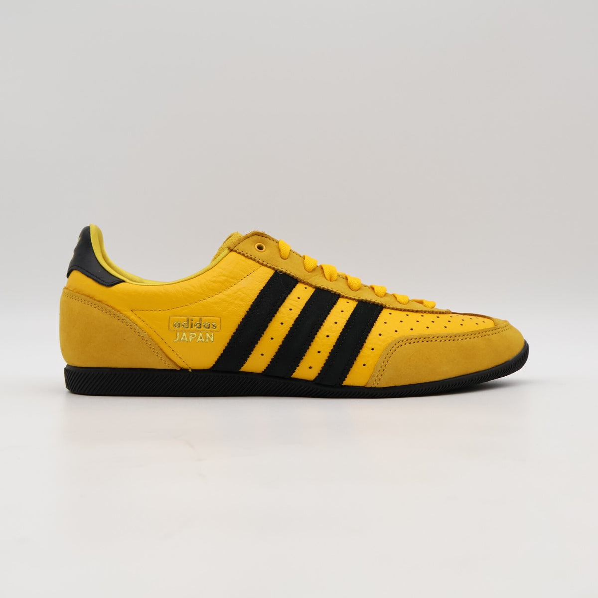 JI2665 adidas Originals Japan Core Yellow Core Black Gold Metallic (Women's)