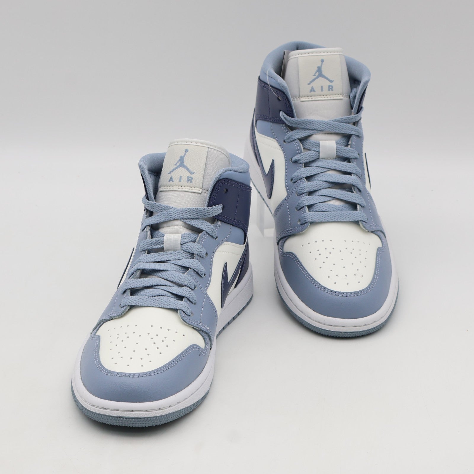 BQ6472-140 Nike Air Jordan 1 Mid White Diffused Blue (Women's)
