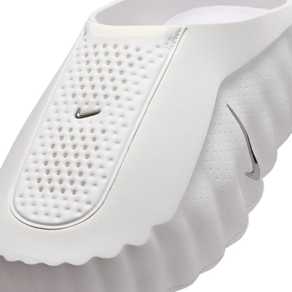 HQ4309-101 Nike Mind 001 Pregame Mule (Women's)