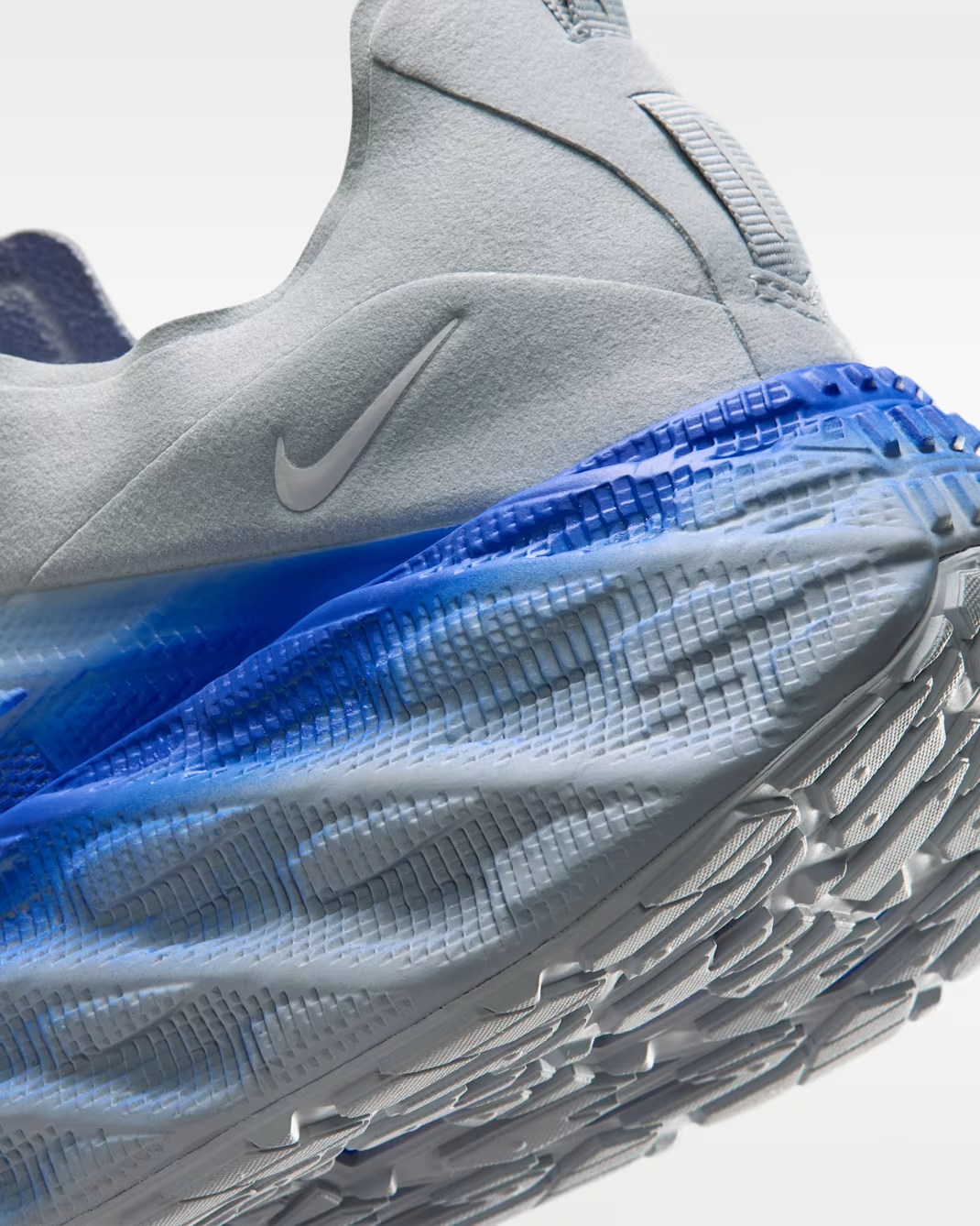 IM1973-001 Nike Ava Edge "Vast Grey/Racer Blue" (Men's)
