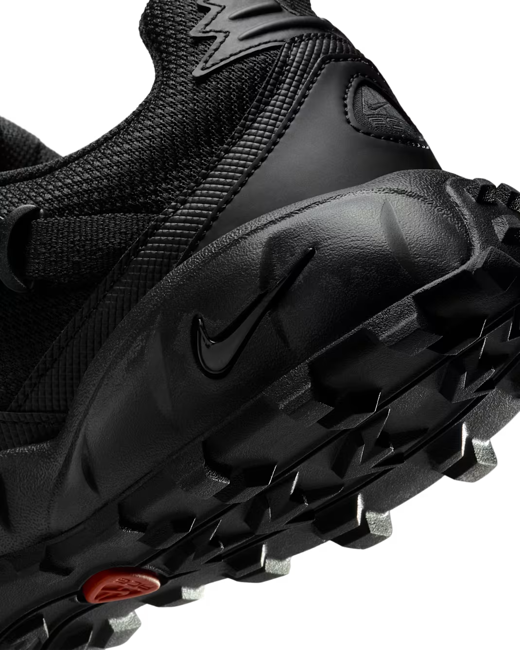 HM7133-002 Nike ACG Phassad Triple Black (Men's)