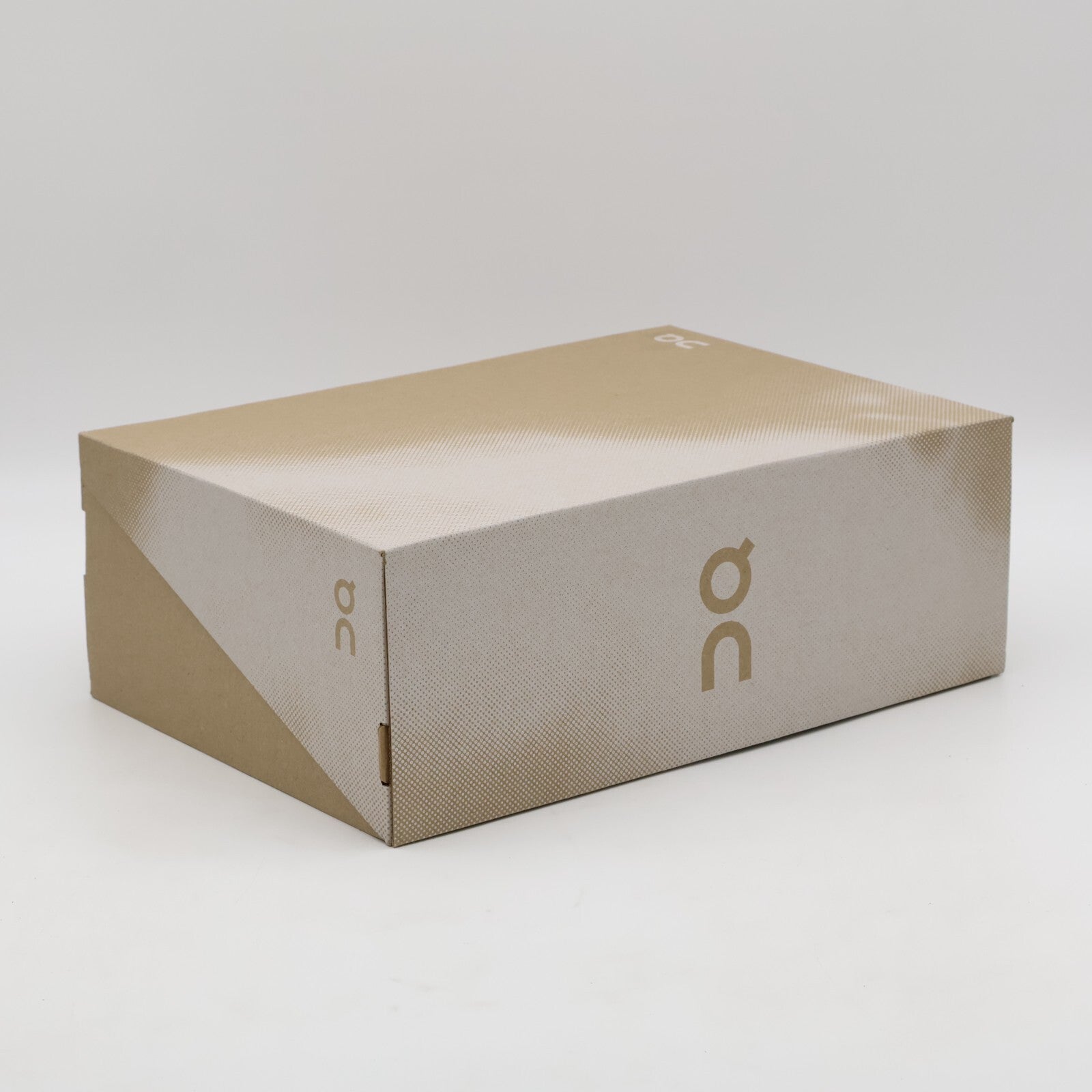3ME30720813 Dover Street Market (DSM) Ã On Cloudboom Zone White (Men's)