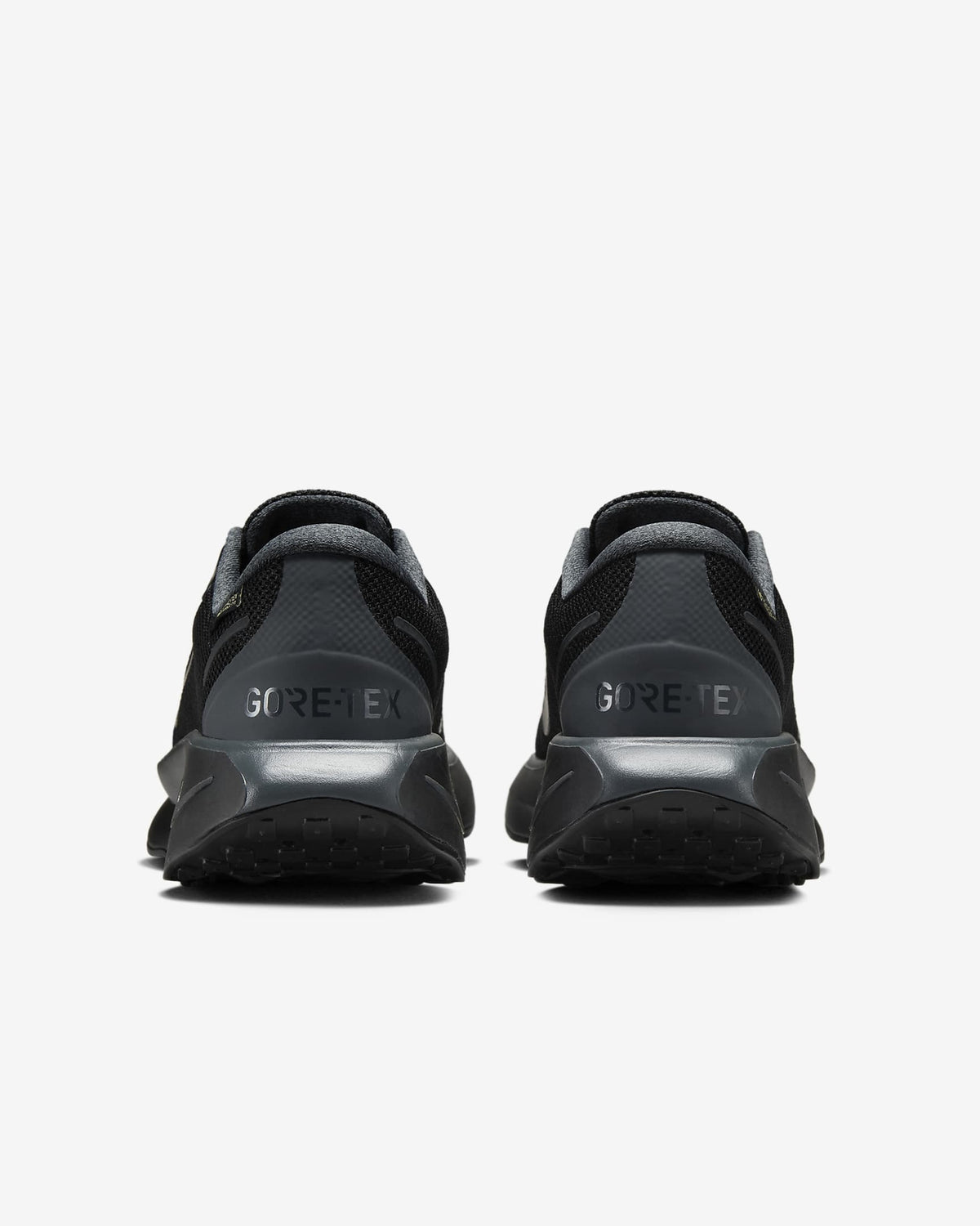 HM0355-001 Nike Motiva GORE-TEX Black Anthracite (Women's)