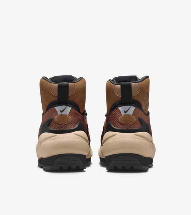 FN0563-200 sacai Nike Magmascape Pecan (Men's)