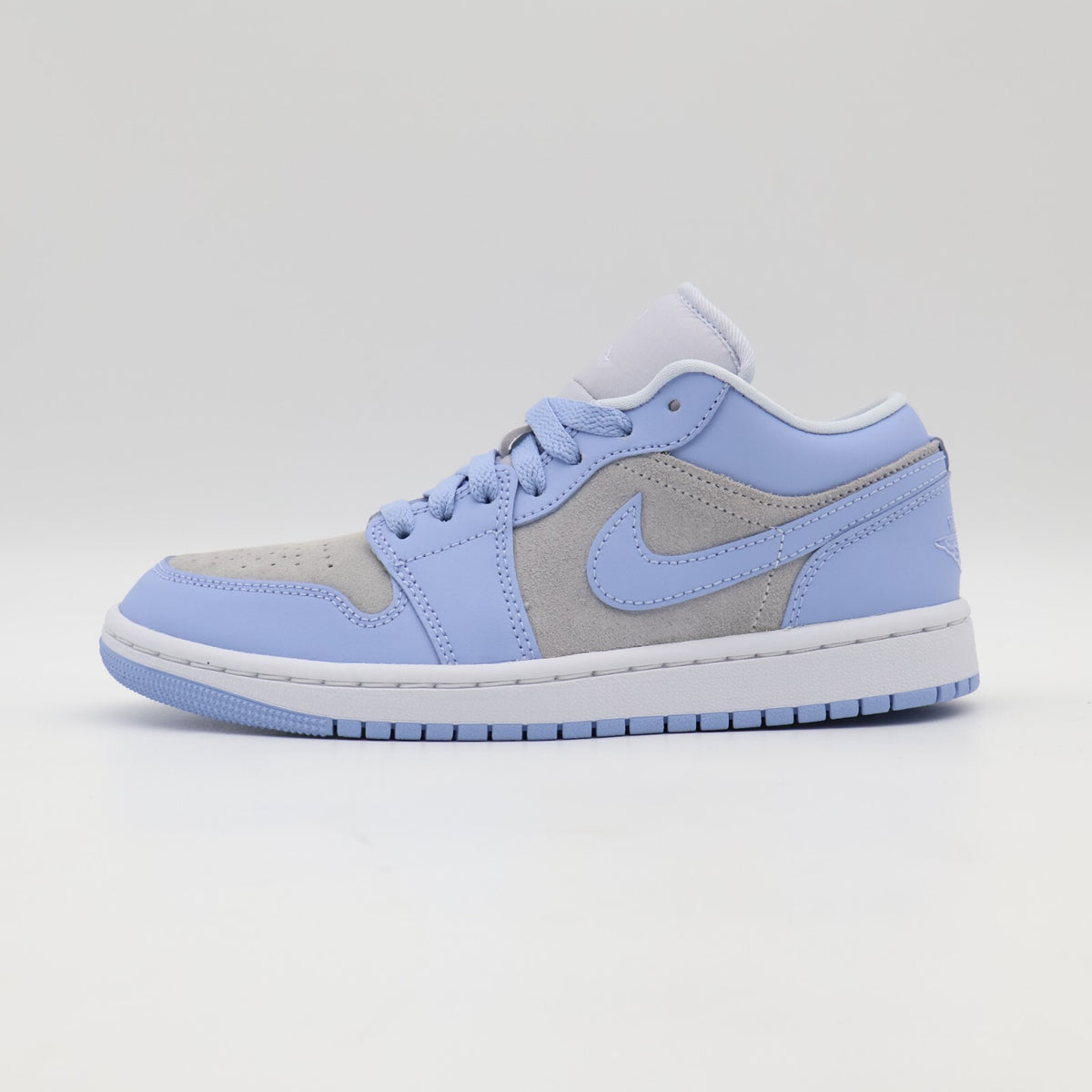 DC0774-050 Nike Air Jordan 1 Low Football Grey Aluminum White (Women's)