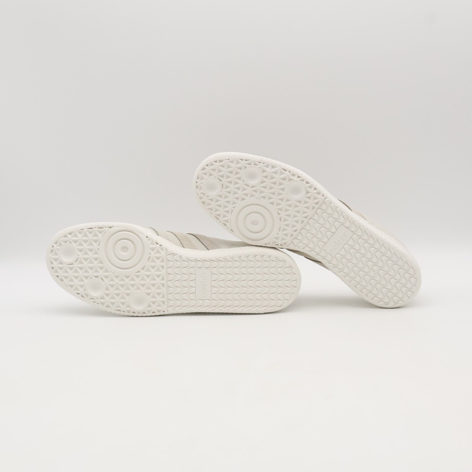 IH0090 KITH Classics adidas Originals Samba Cloud White Off White Orbit (Men's)