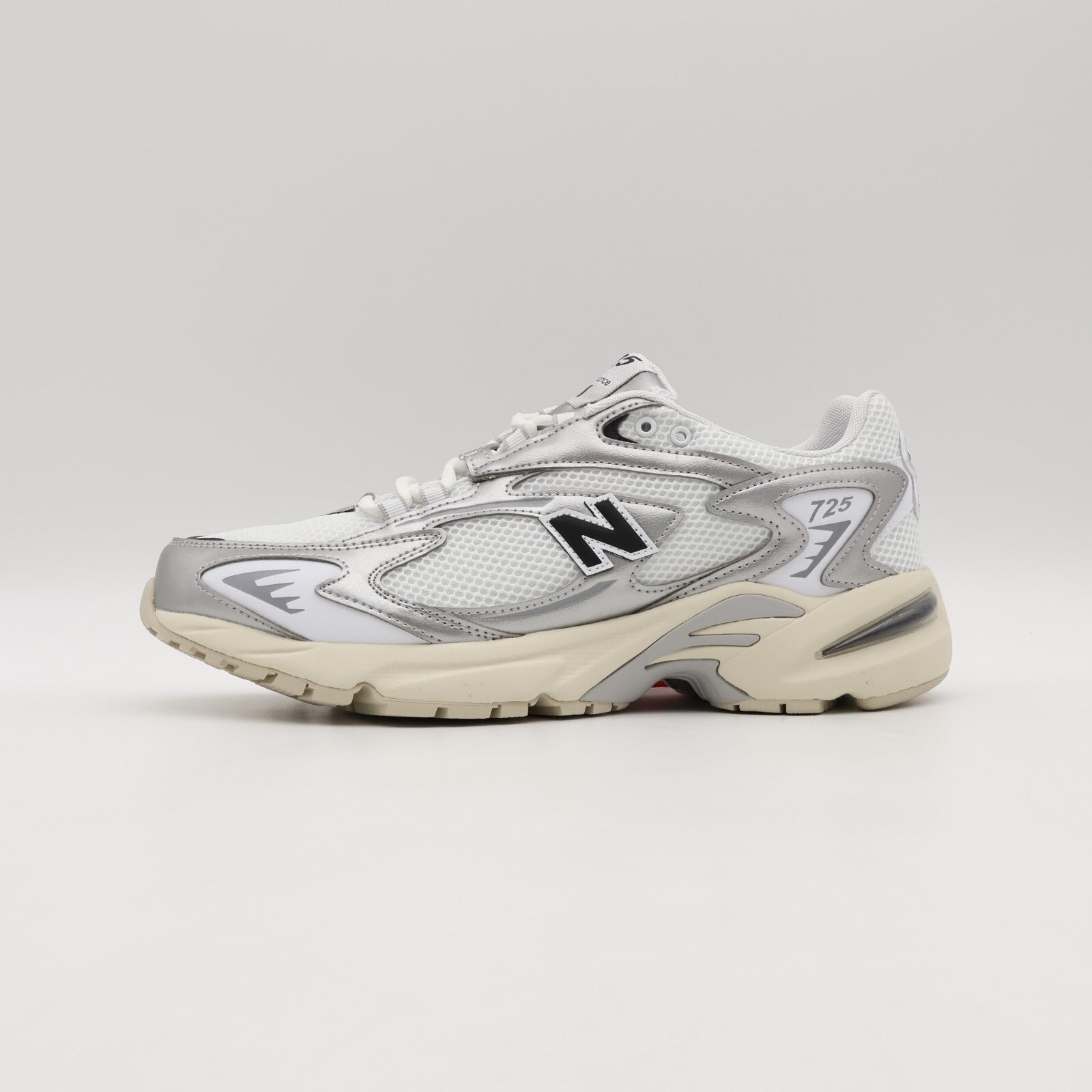 ML725CG New Balance 725 White Black (Men's)