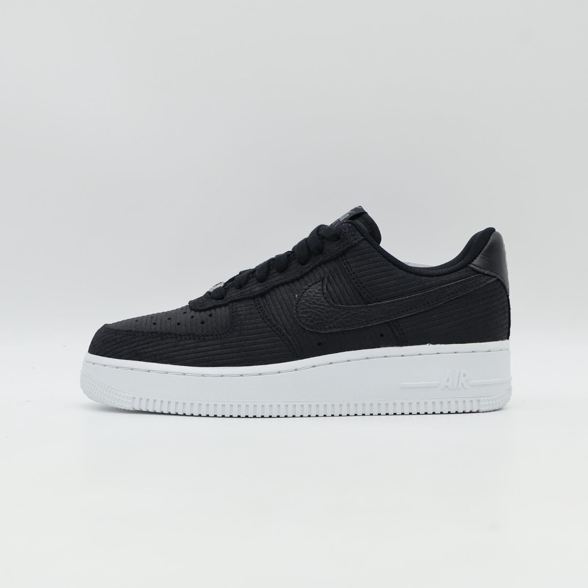 IM6533-002 Nike Air Force 1 Low Black White (Women's)