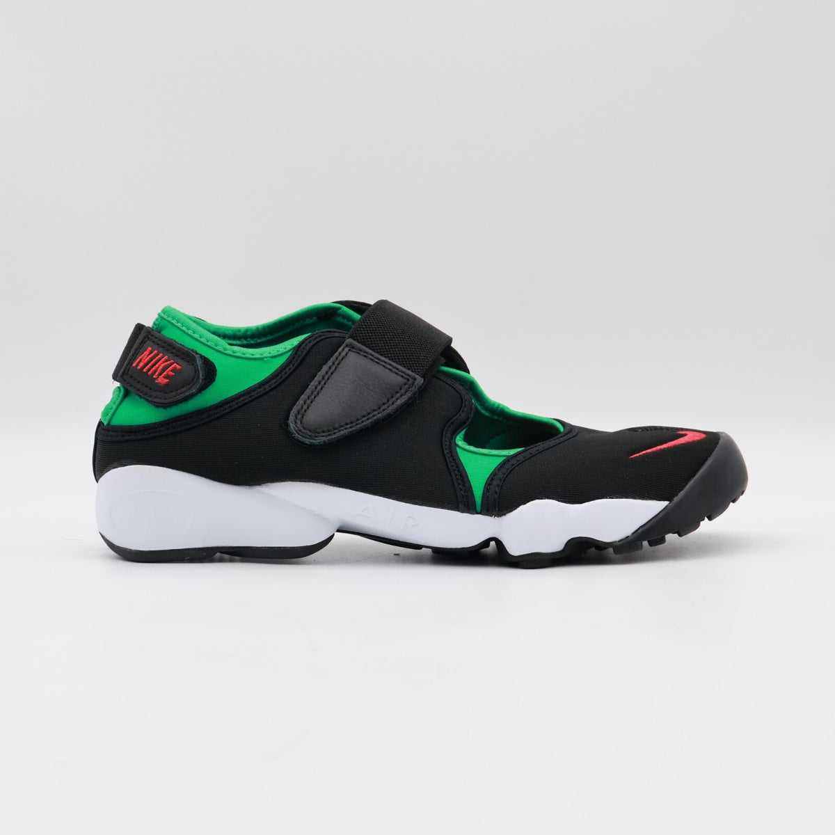 FN7772-001 Nike Air Rift Kenya University Red Stadium Green Forest (Women's)