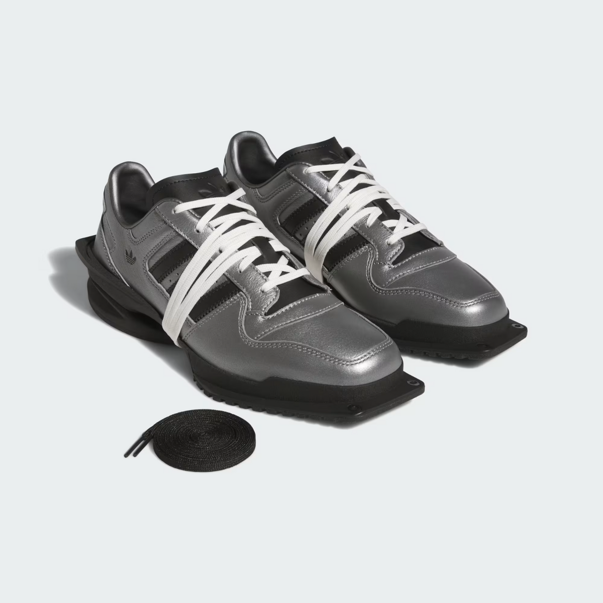 KK1596 adidas FORUM SQ "Metallic Silver/Core Black" (Women's)