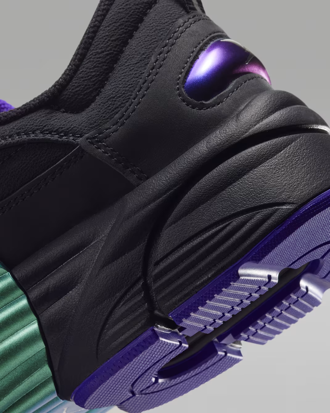 IQ5486-001 Nike Jordan Trunner O/S SE Black/Dark Concord/White (Men's)
