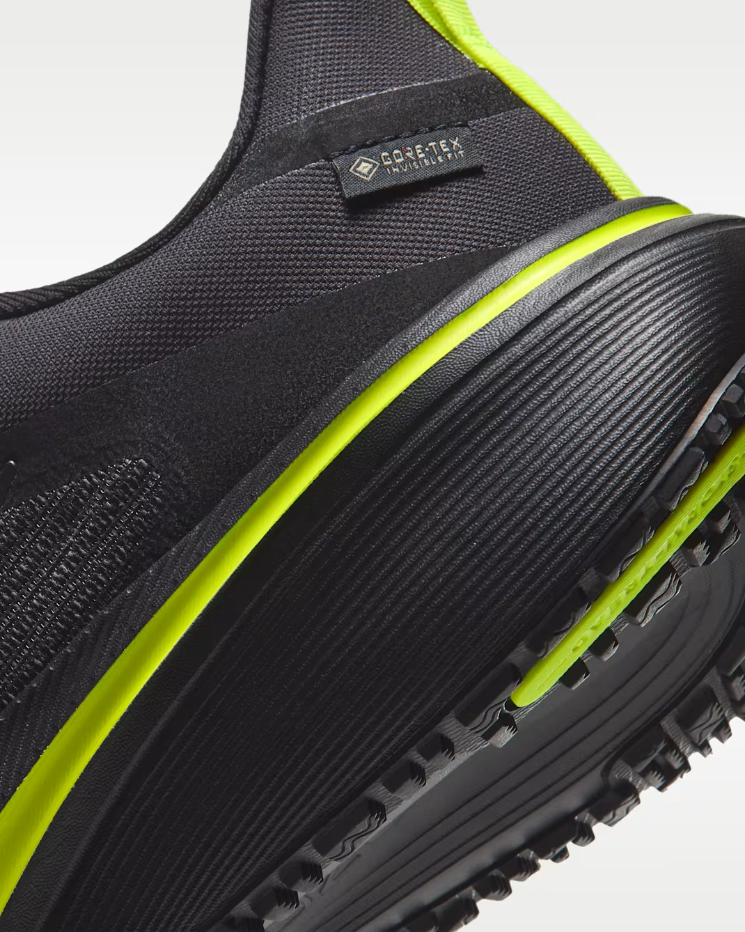 IQ0450-001 Nike Pegasus 42 GORE-TEX "Black/Lemon Venom" (Men's)