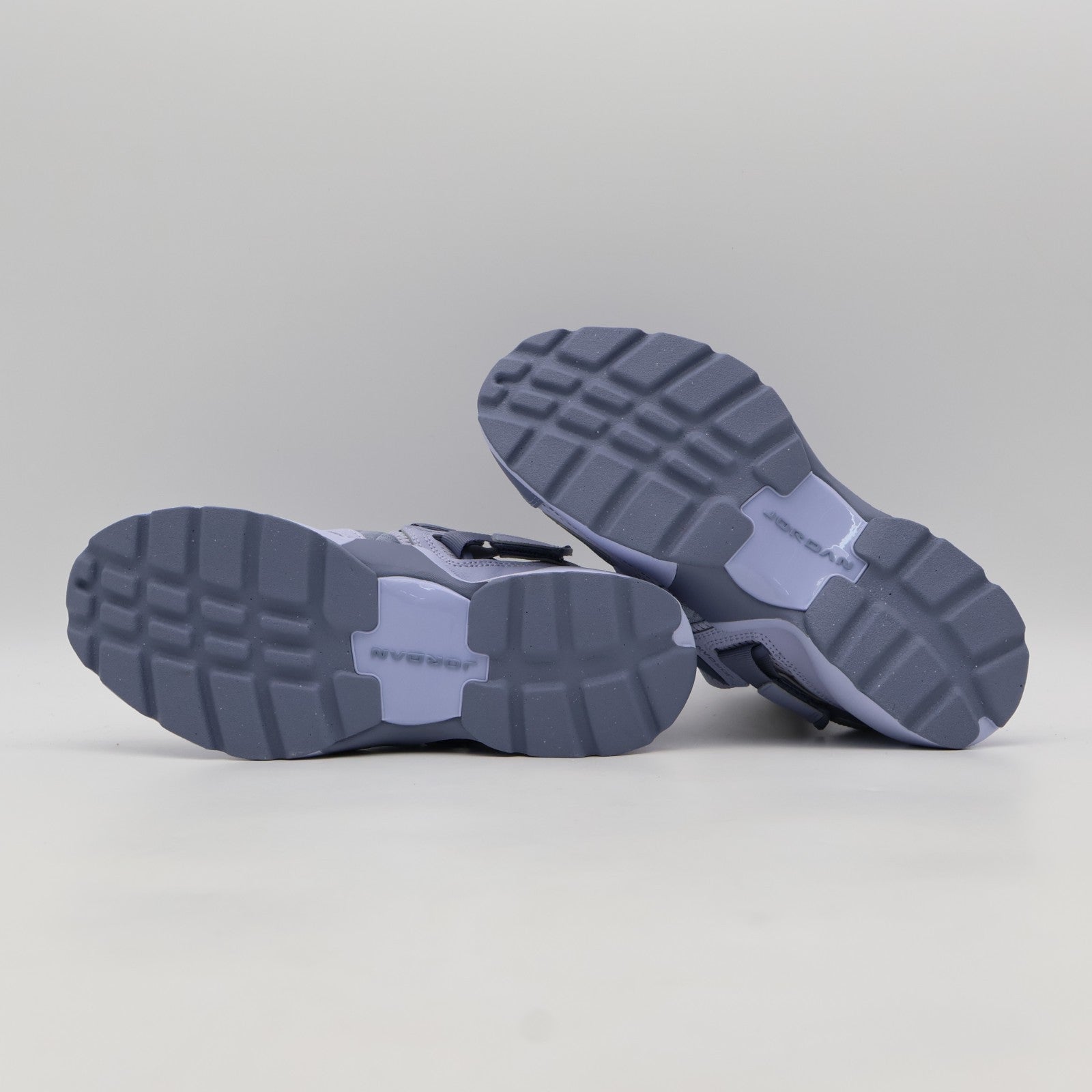 HQ2164-010 Nike Jordan Trunner LX Ghost Reflective Silver Ashen Slate (Women's)