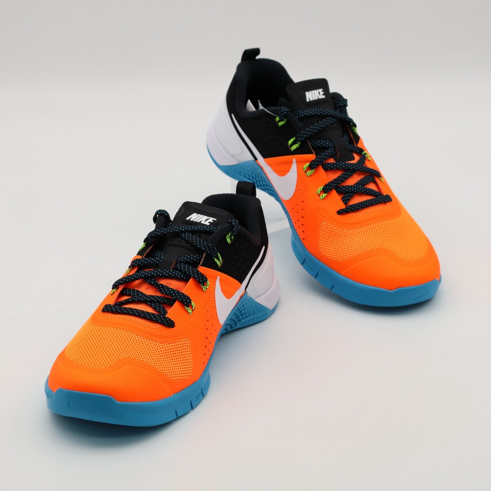 FQ1854-800 Nike Metcon 1 OG Total Orange Blue Lagoon Black White (Men's)