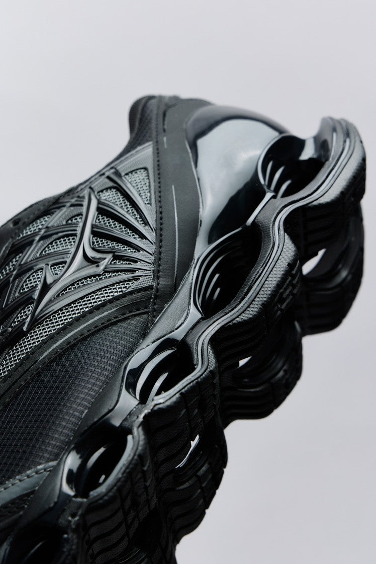 D1GA256001 MIZUNO WAVE PROPHECY LS GTX BLACK (Men's)