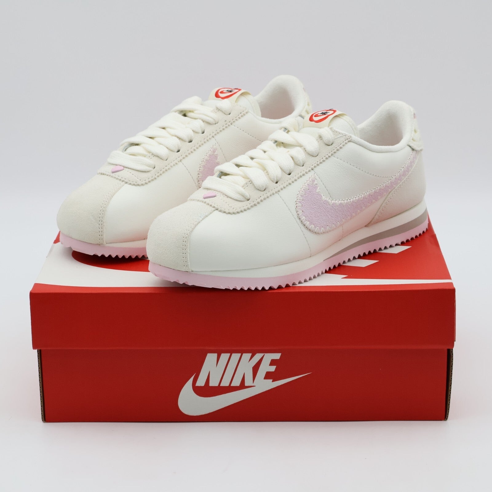 HV6012-161 Nike Women's Cortez Valentine's Day (Women's)