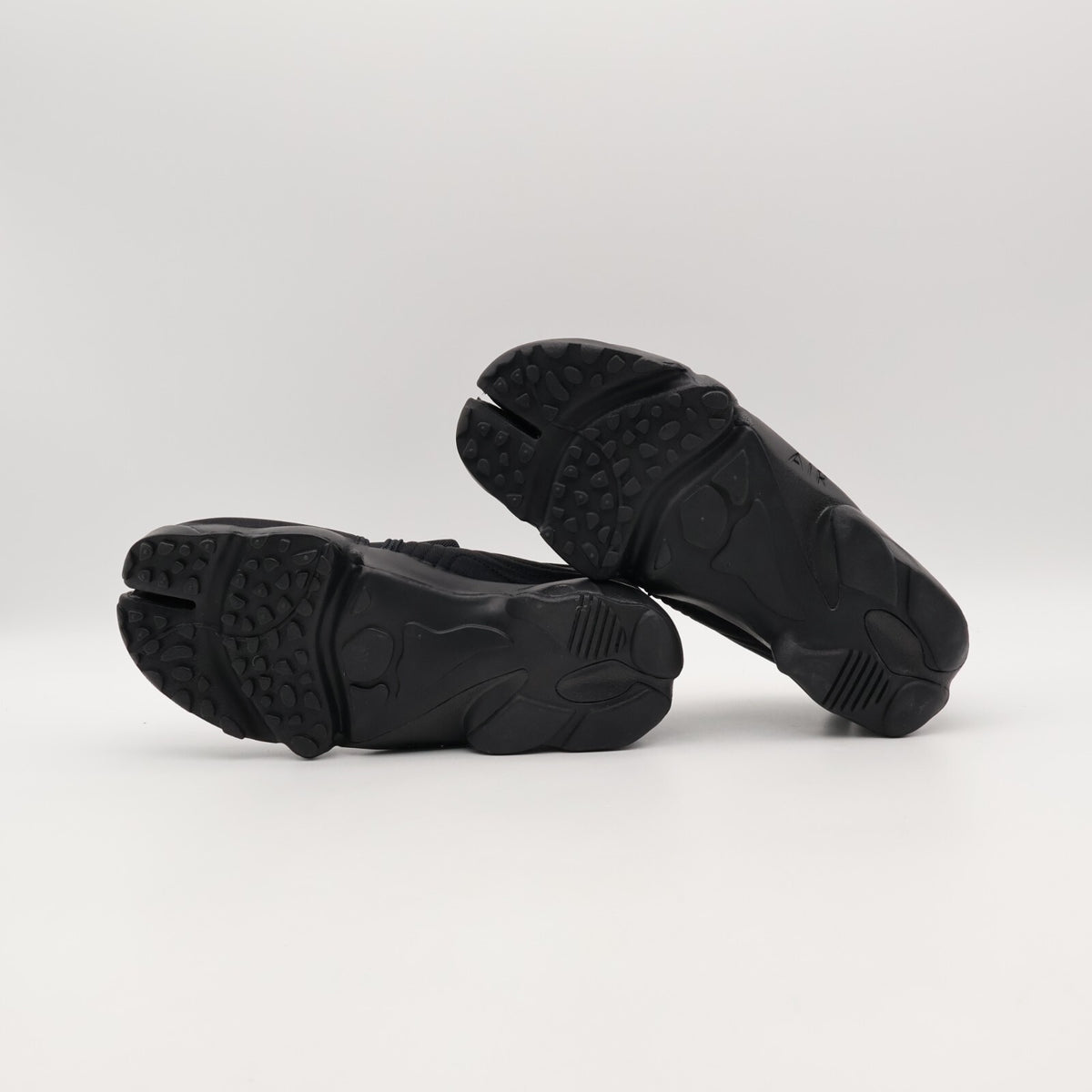 IH1990-010 Nike Air Rift Triple Black (Women's)