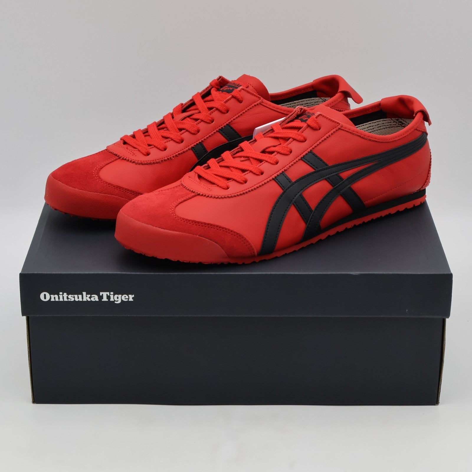 1183C102-600 Onitsuka Tiger MEXICO 66 CLASSIC RED BLACK (Men's)
