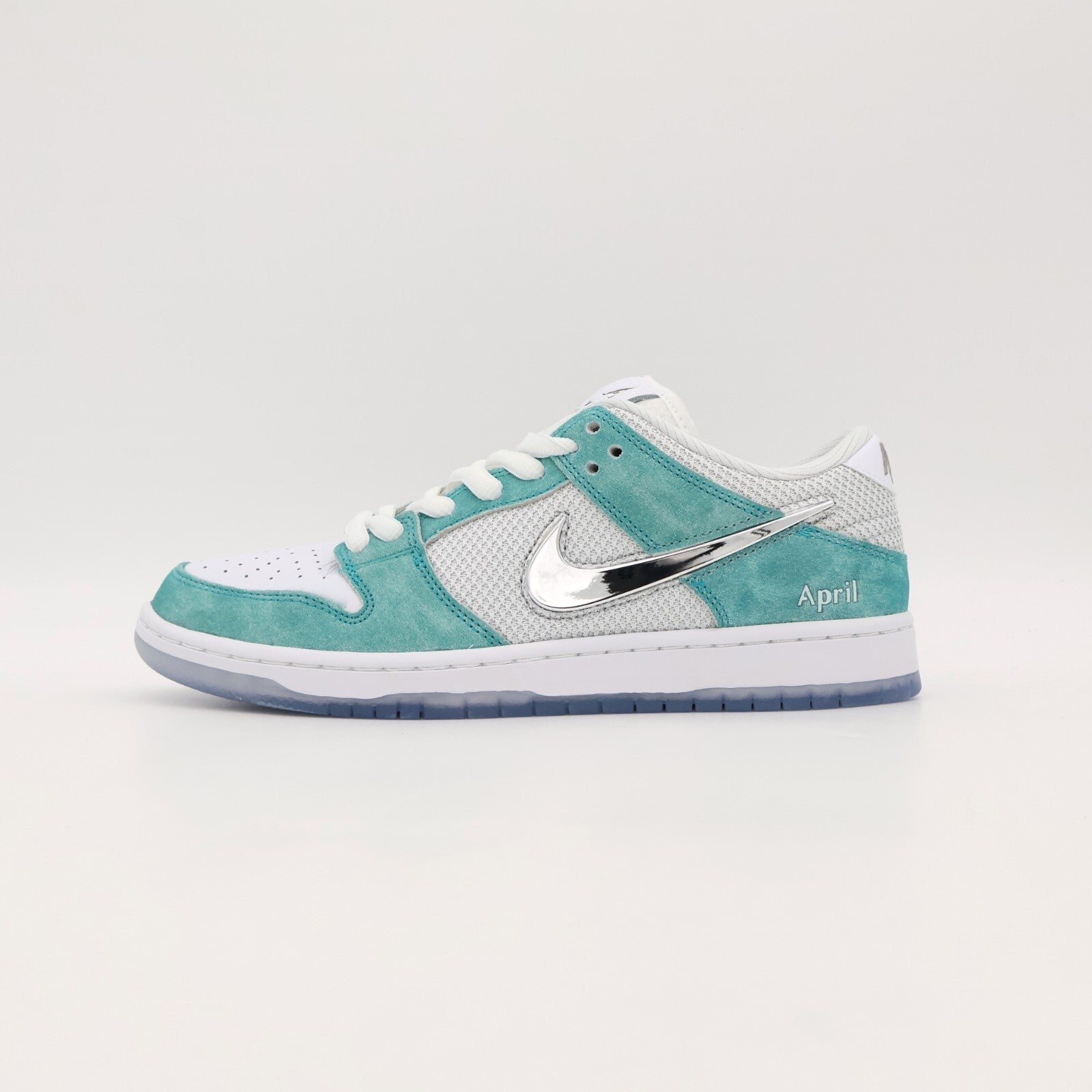 FD2562-400 APRIL SKATEBOARDS Nike SB Dunk Low Pro QS Turbo Green Silver (Men's)