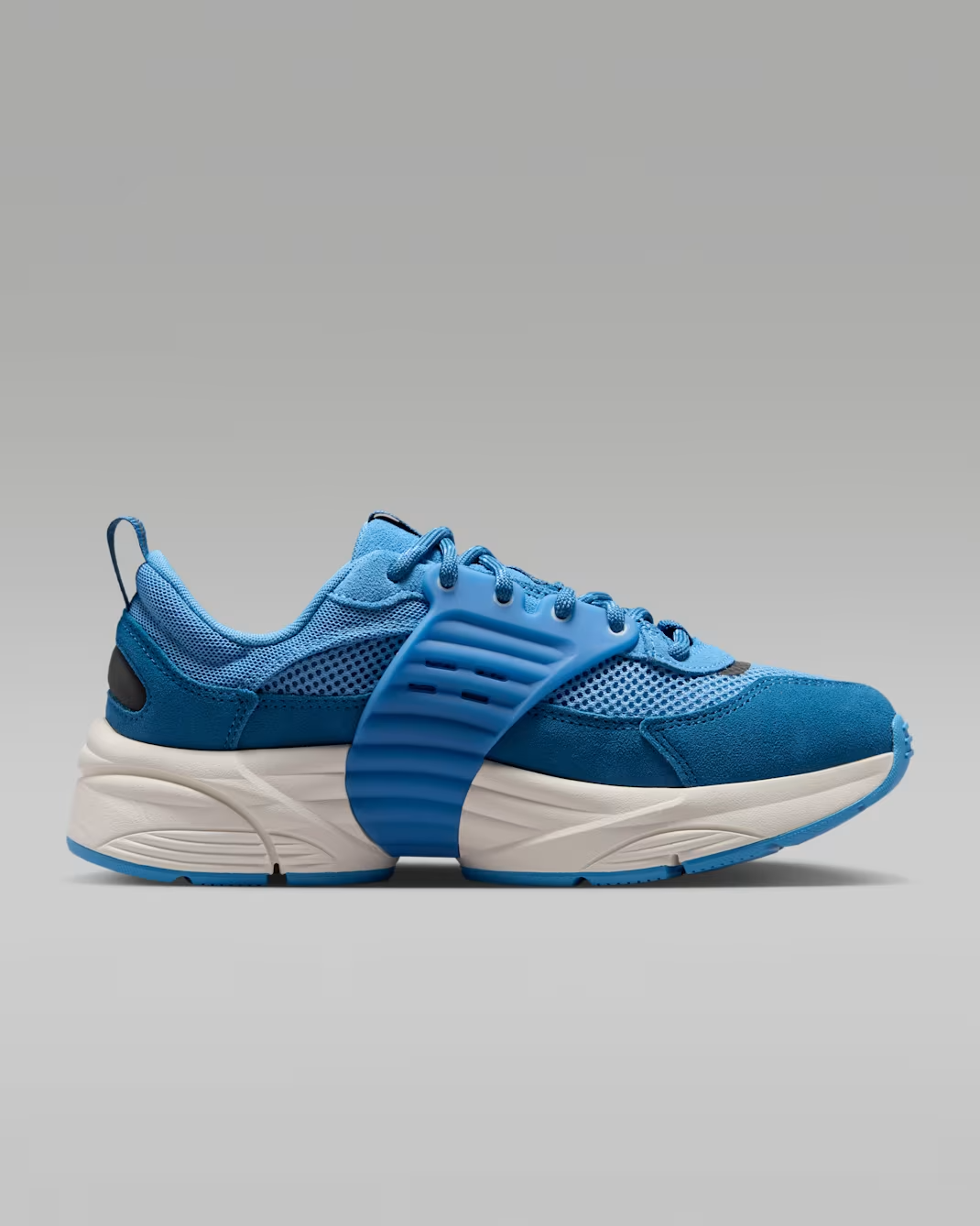 IR1839-400 Nike Jordan Trunner O/S "Blue Beyond/True Blue" (Women's)