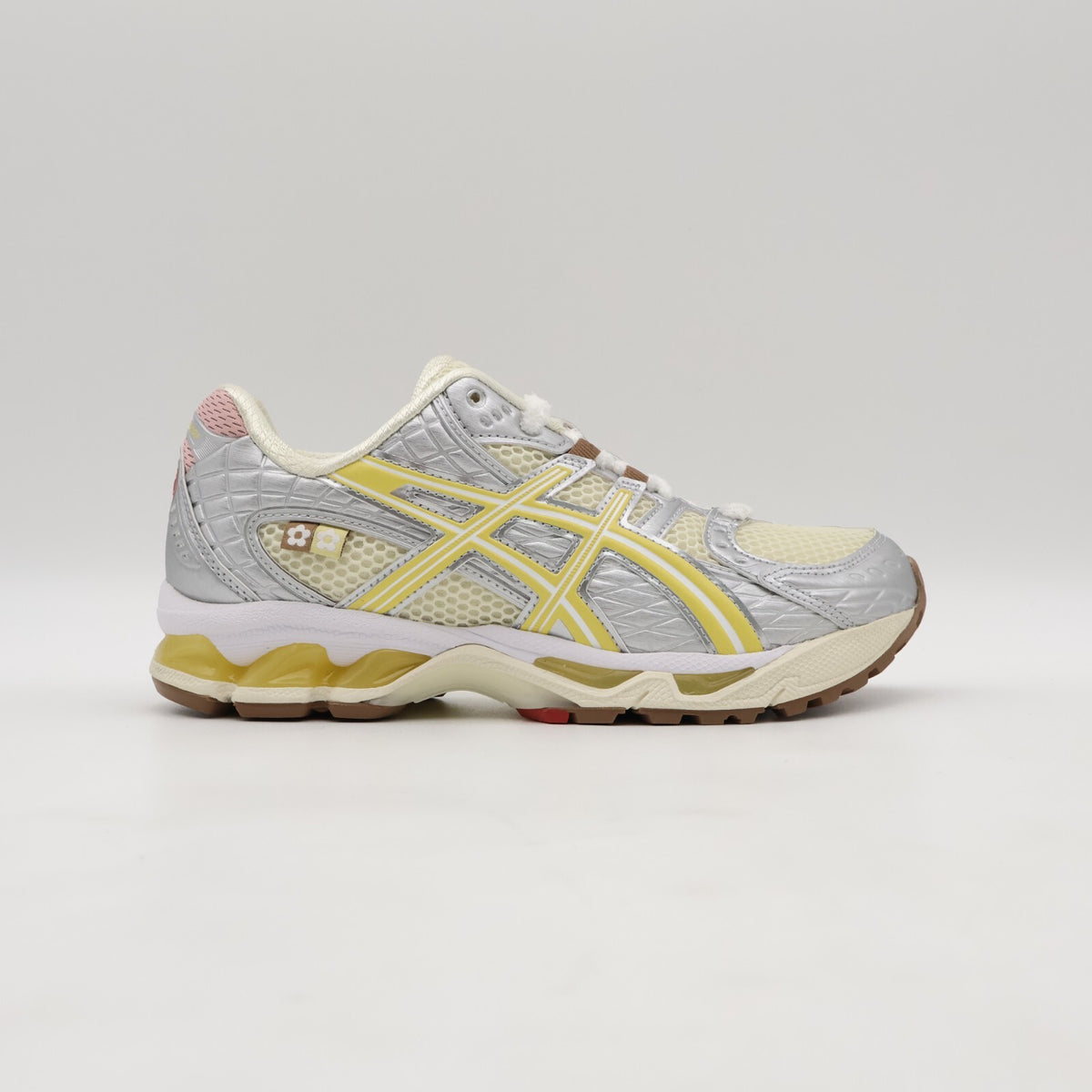 1203A865-752 VANDY THE PINK atmos Asics Gel-Nimbus 10.1 Ivory Pineapple (Men's)