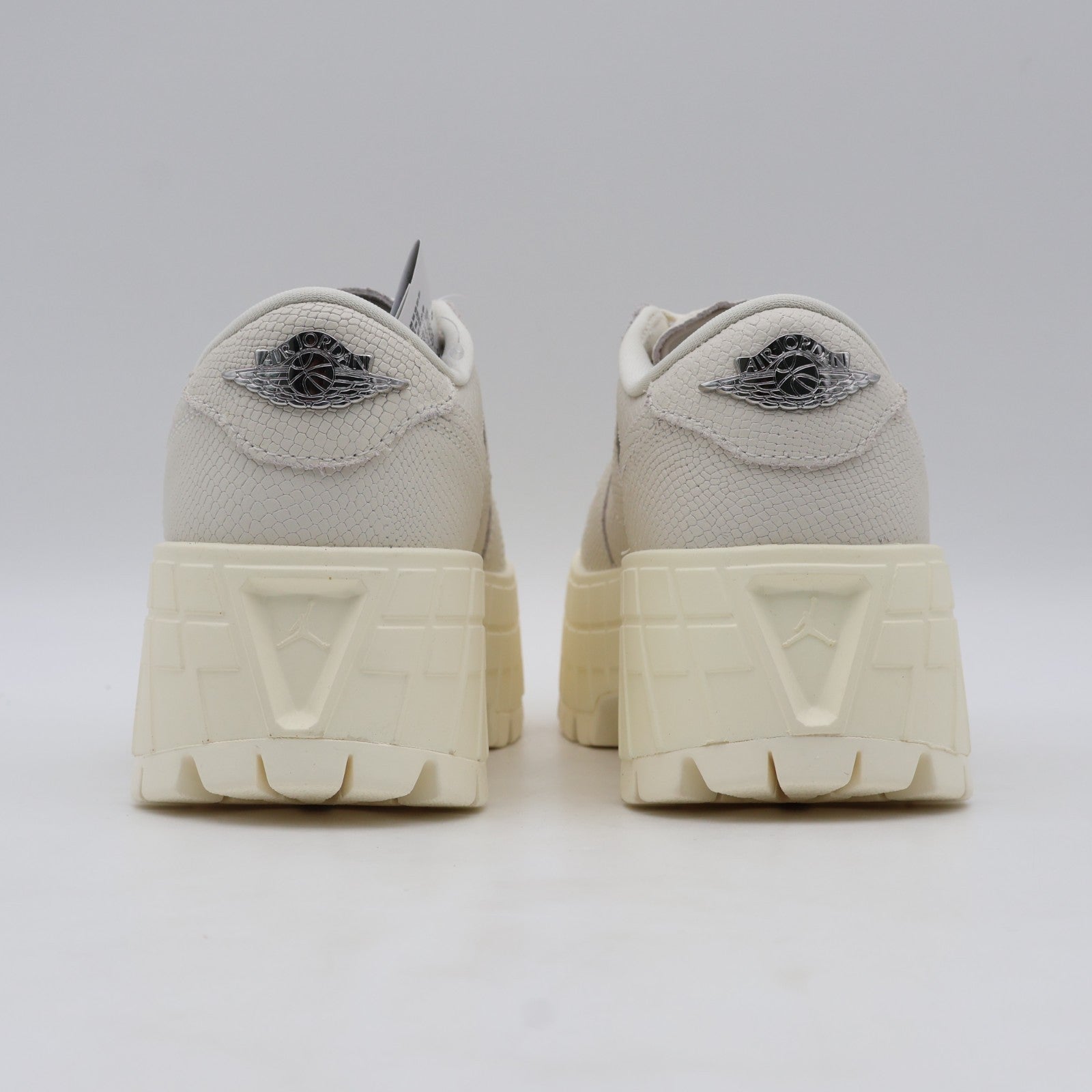 IR0835-110 Nike Air Jordan 1 Low Brooklyn Ivoly (Women's)