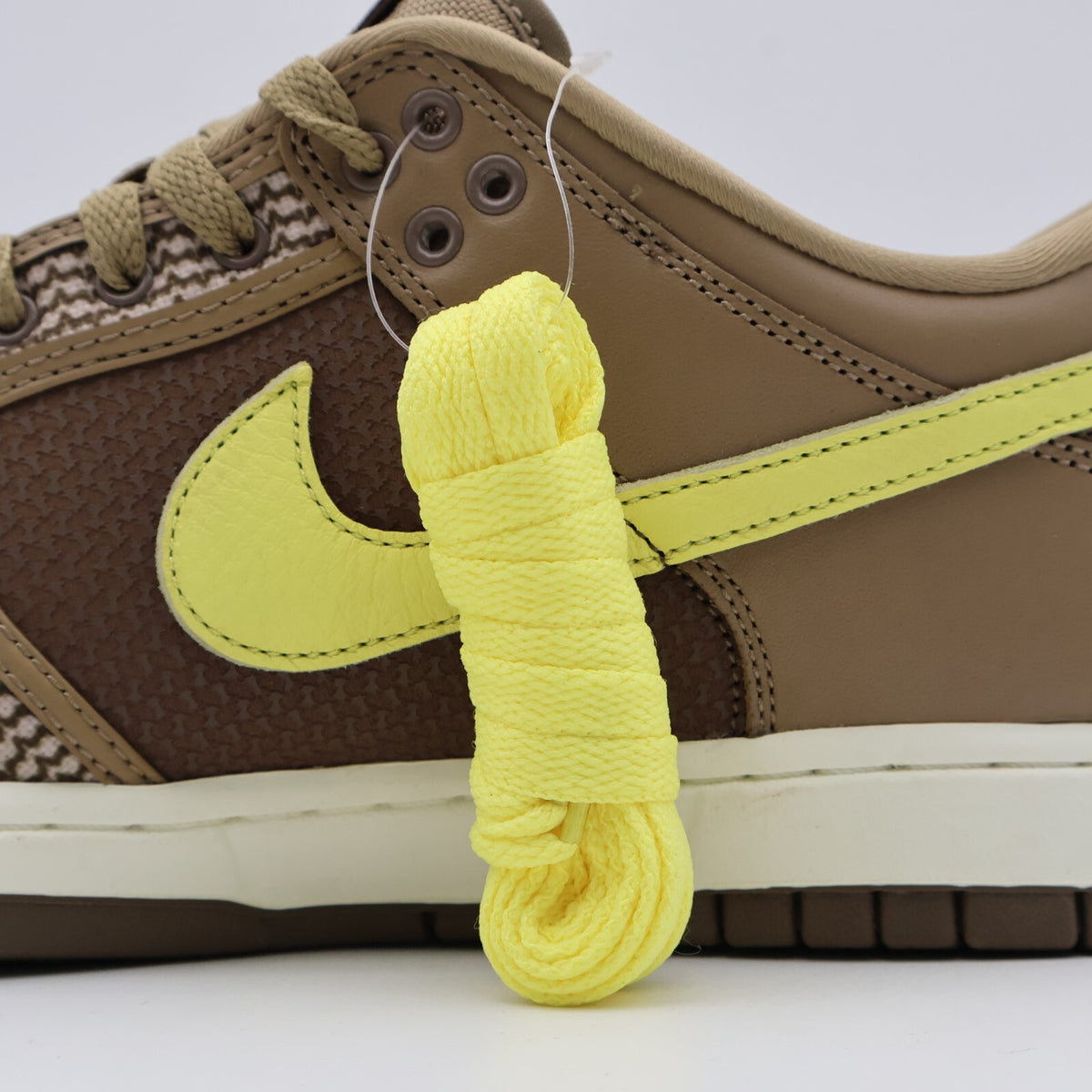 DH3061-200 Nike Dunk Low SP x Undefeated Brown Canteen Lemon Frost Palomino