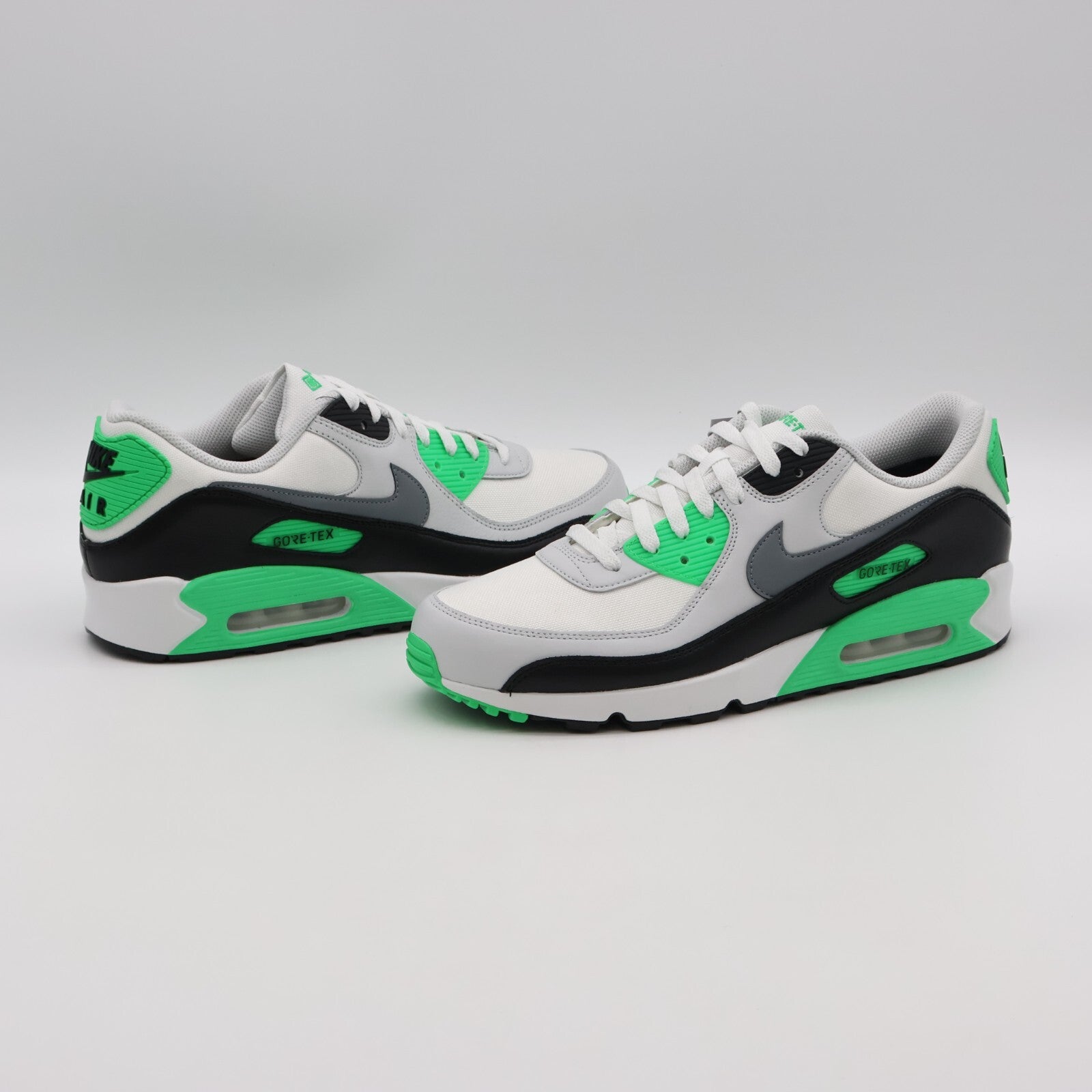HF1045-121 Nike Air Max 90 GORE-TEX Summit White Photo Dust Black Cool (Men's)