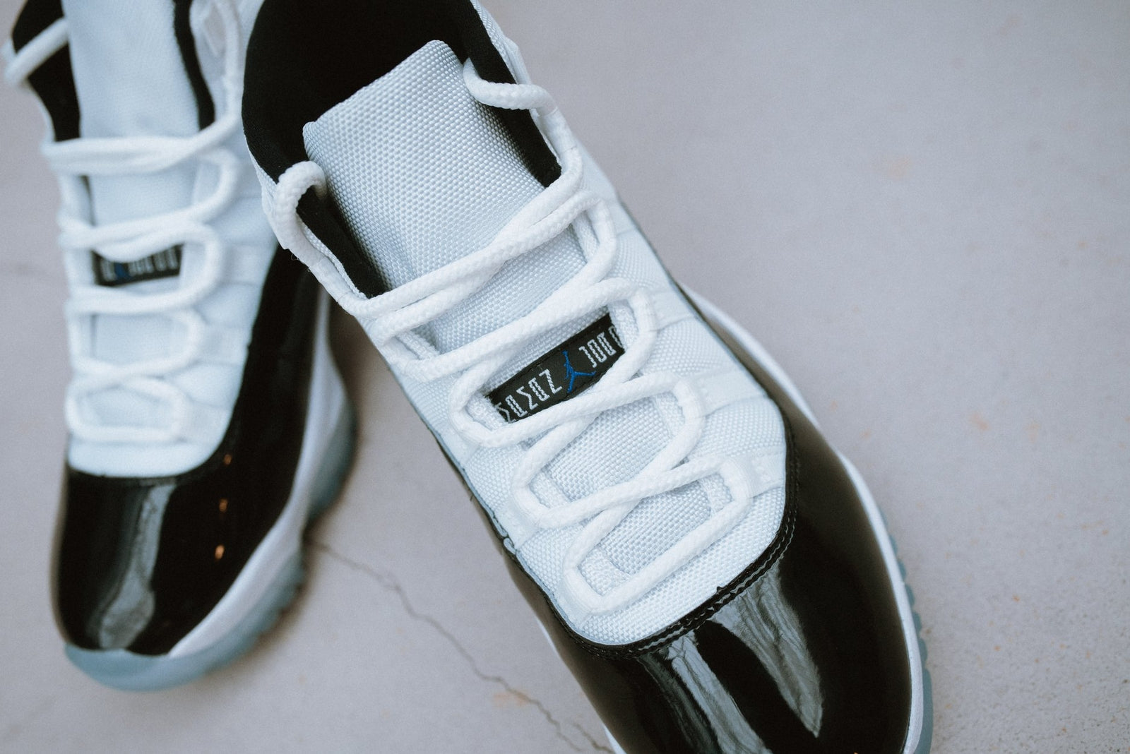 378037-100 Nike Air Jordan 11 Retro Concord 2018 (Men's)