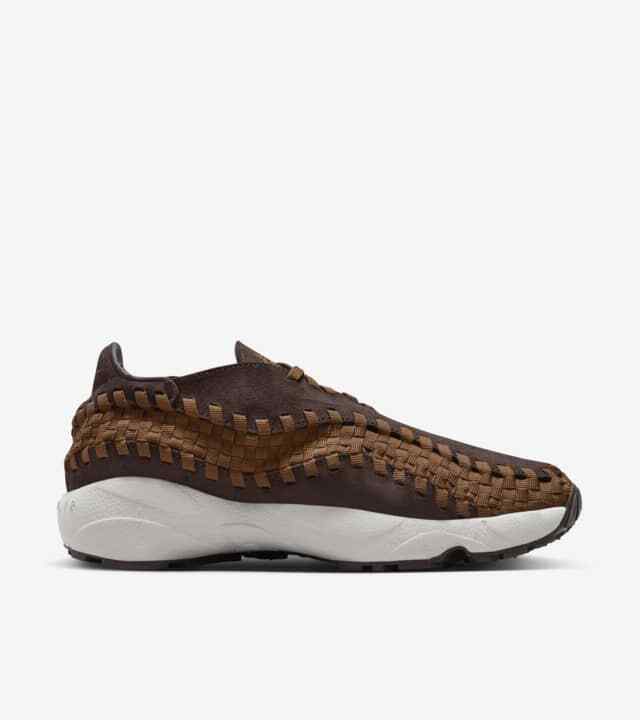 FB1959-200 Nike Air Footscape Woven Saturn Gold and Earth (Women's)