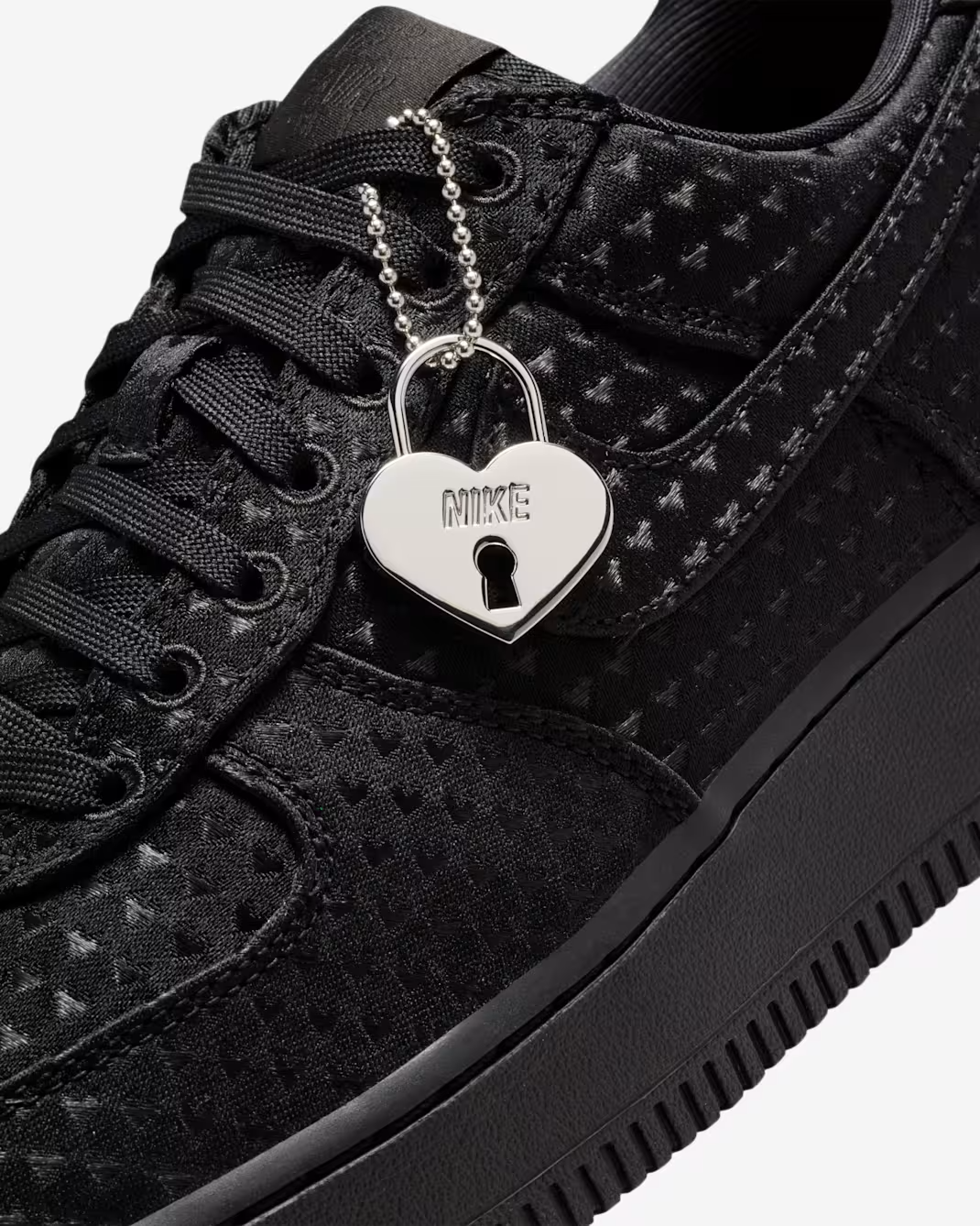 IQ9965-001 Nike Air Force 1 Low Valentineâs Day Triple Black (2026) (Women's)
