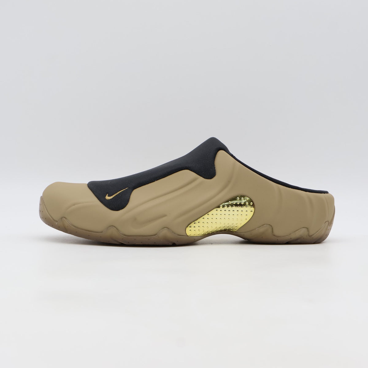 IR5920-297 Nike Clogposite "Parachute Beige" (Men's)