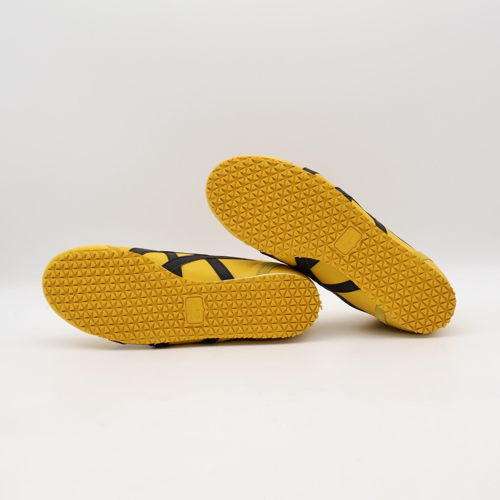 1183B577-751 Onitsuka Tiger Mexico Mid Runner Yellow Black (Men's)