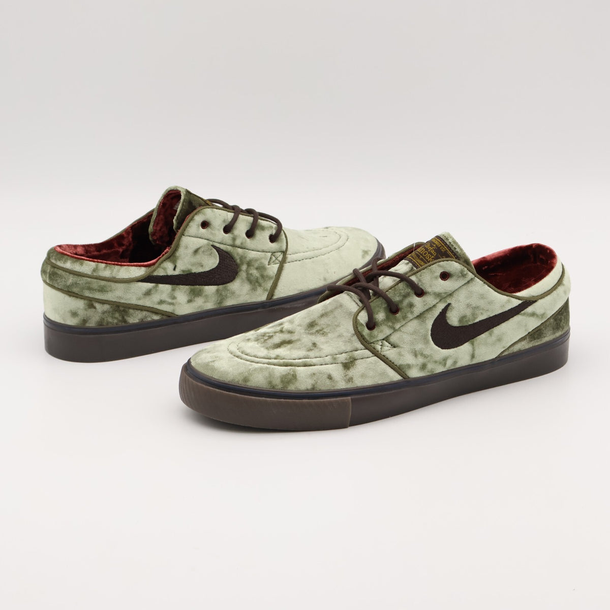 FZ1302-200 Nike SB Zoom Janoski OG SE City of Cinema (Men's)