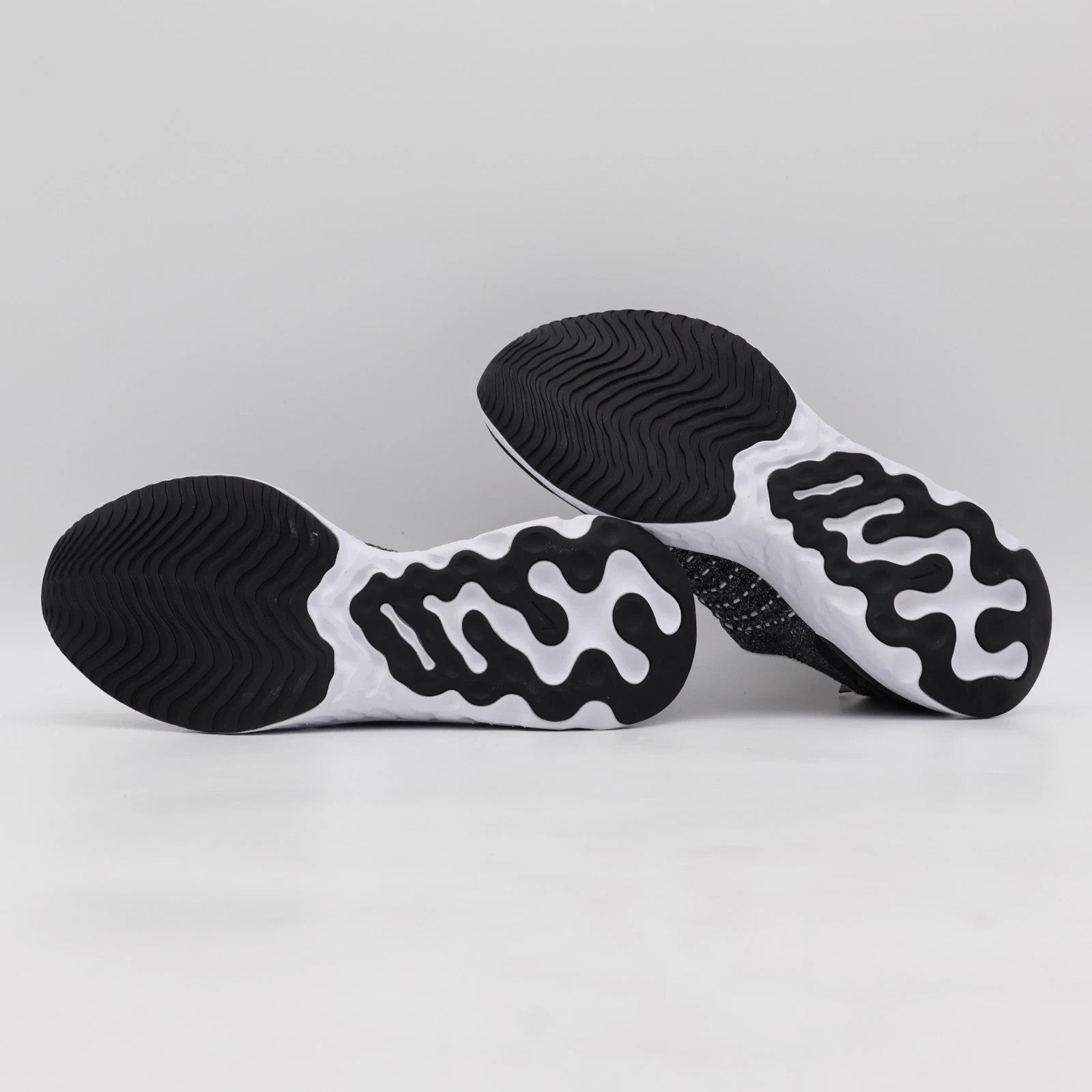 Size 7.5W - CJ0280-002 Nike React Phantom Run Flyknit 2 Oreo (Women's)