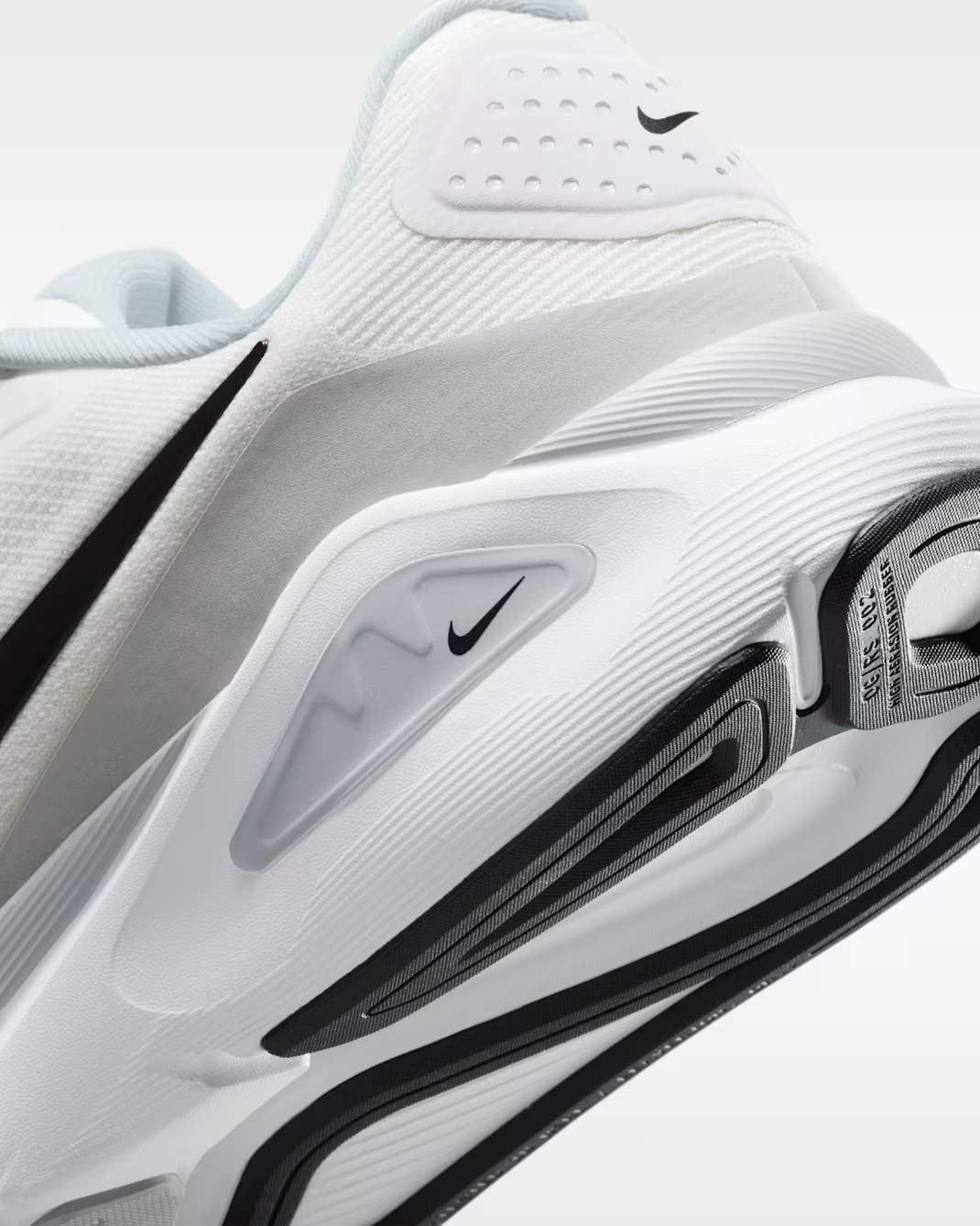 HJ1101-101 Nike Structure 26 White Black (Women's)