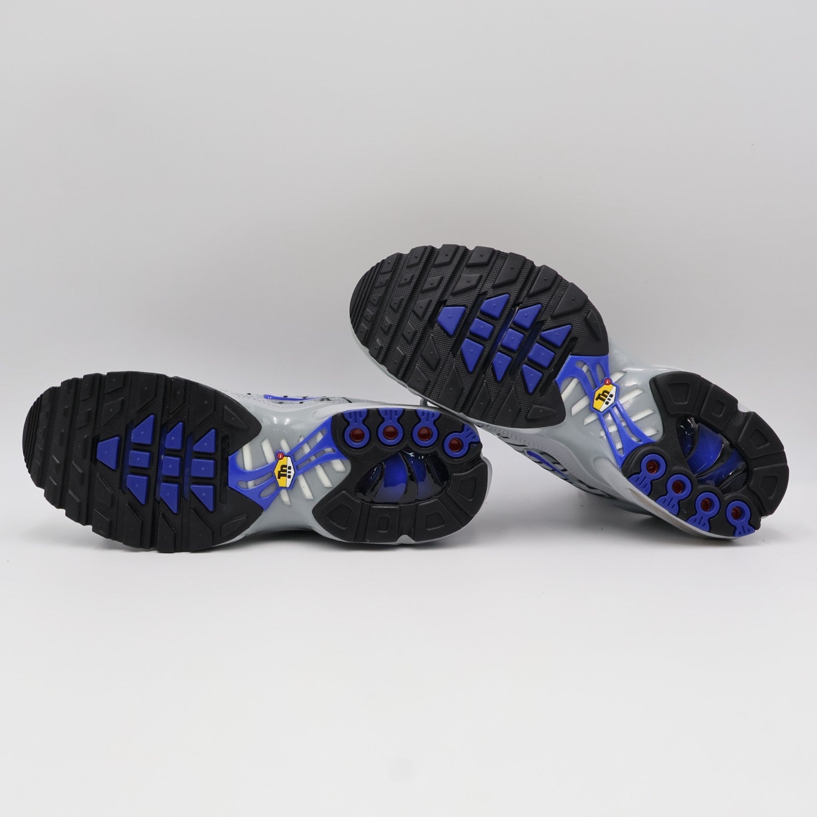 IH4459-025 Nike Air Max Plus Wolf Grey Racer Blue (Men's)