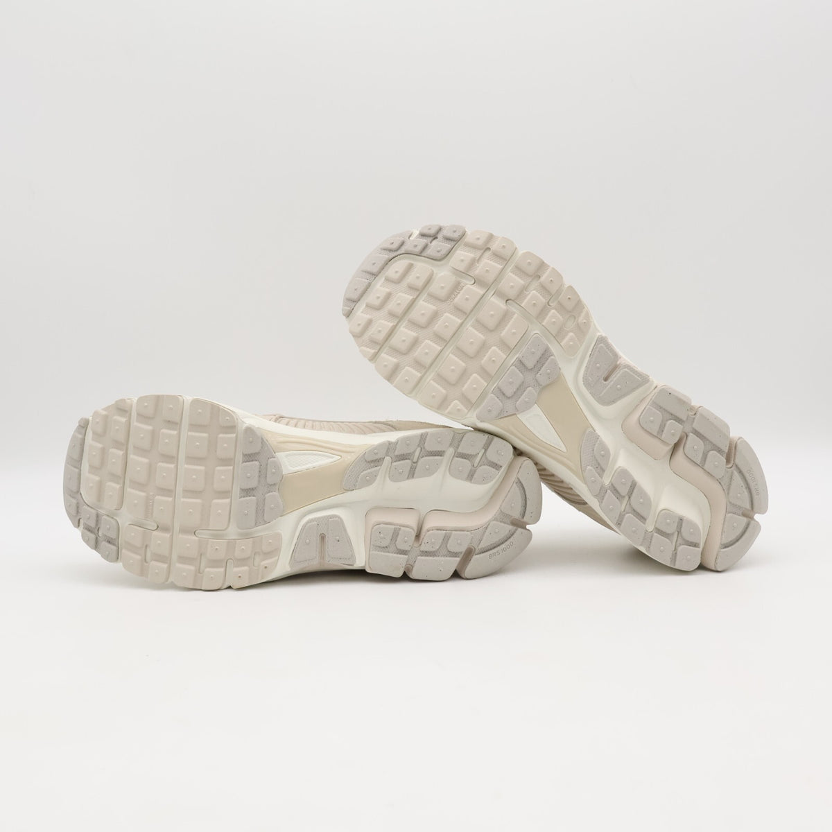 HF1553-100 Nike Vomero 5 Light Orewood brown (Men's)