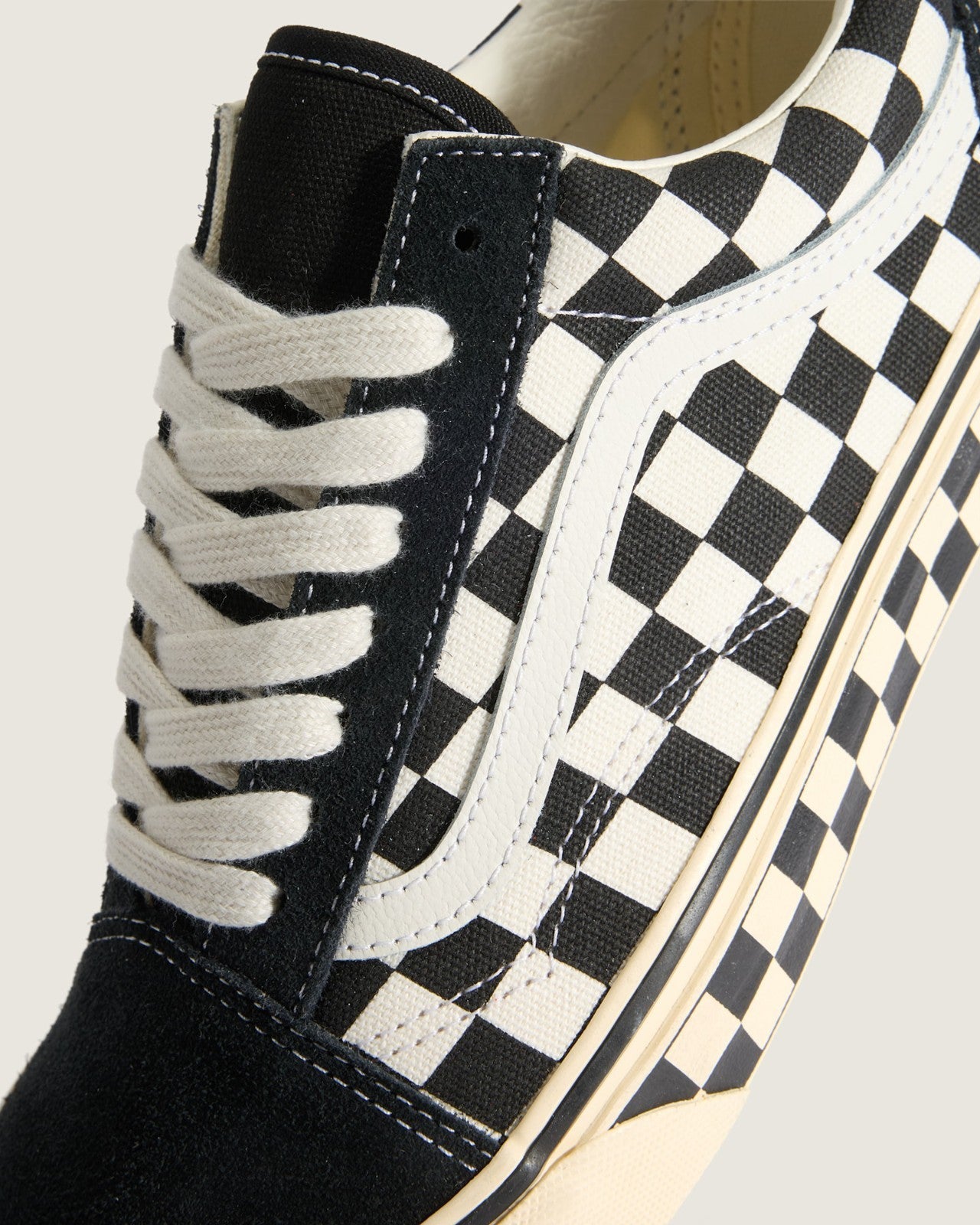 VN000Z901KP Vans Old Skool "Black/Marshmallow" (Men's)