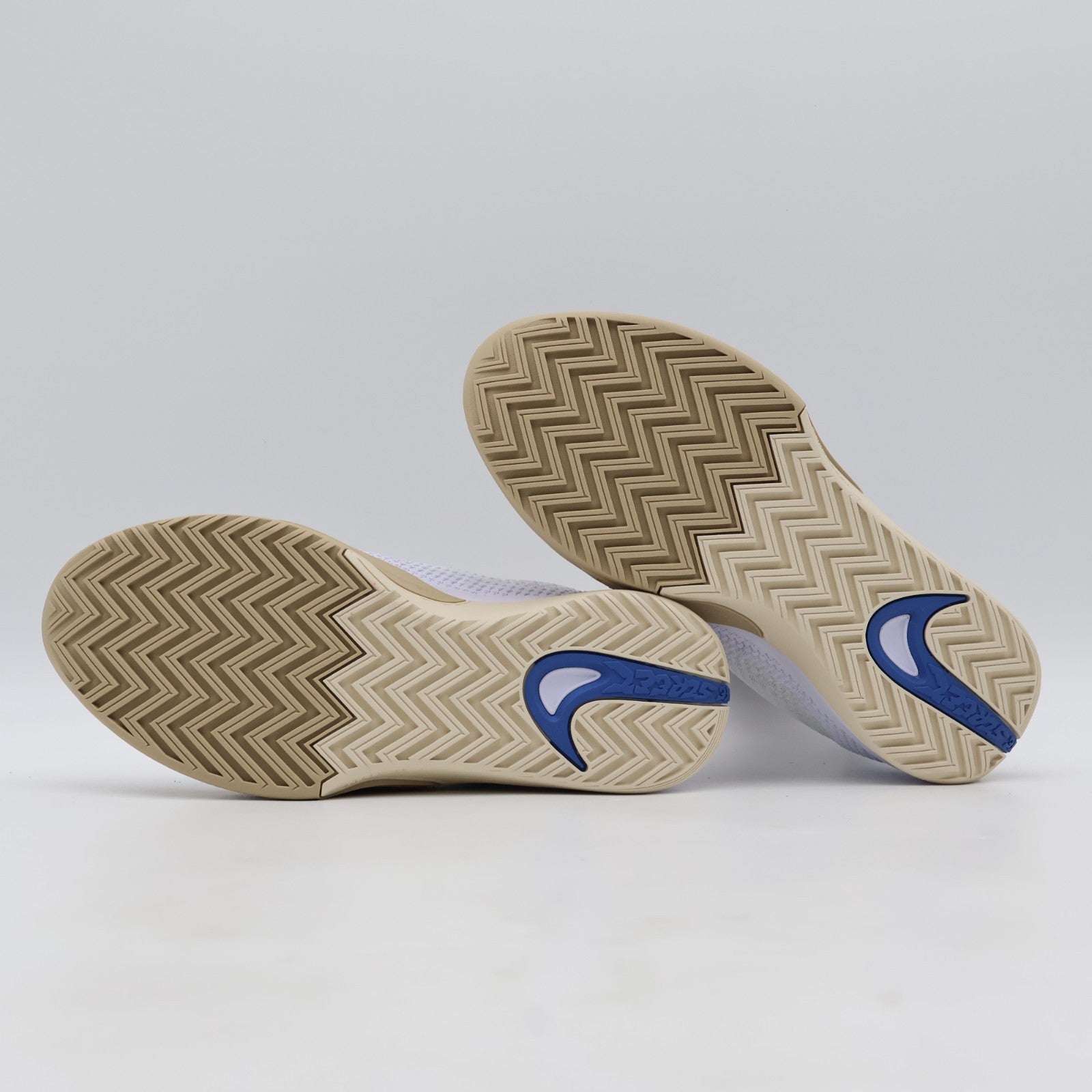 HF0232-100 Nike S.T. Flare White (Men's)